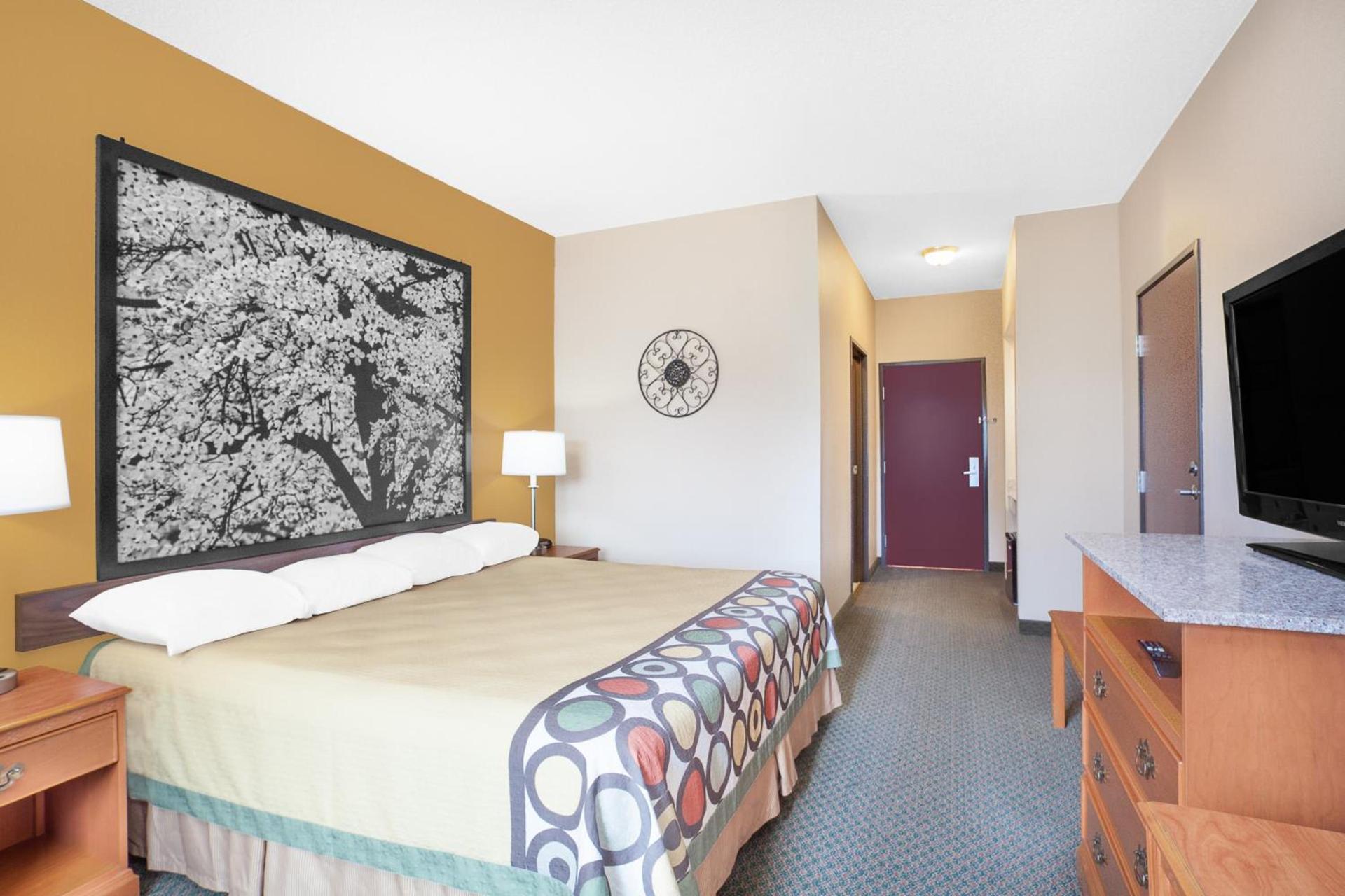 Super 8 by Wyndham Central City photo 28