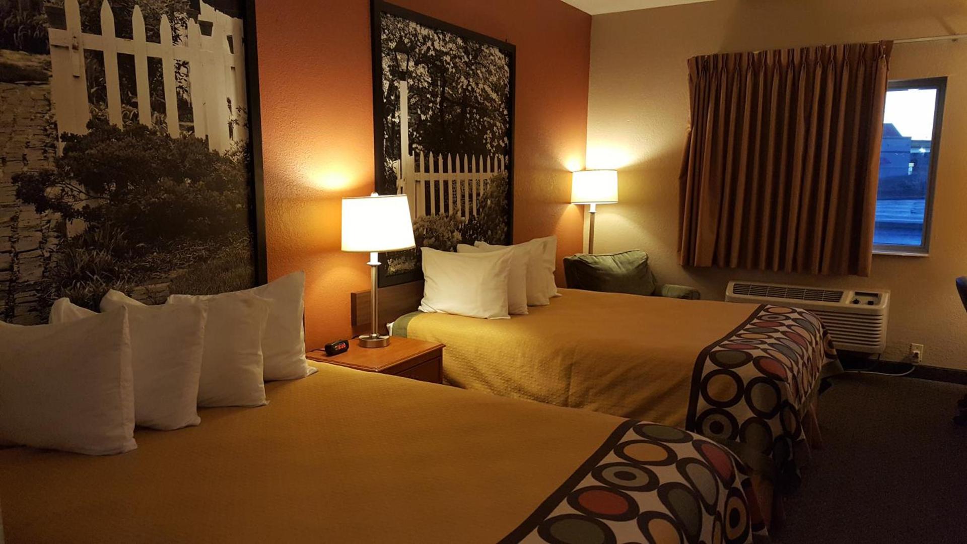 Super 8 by Wyndham Central City photo 23