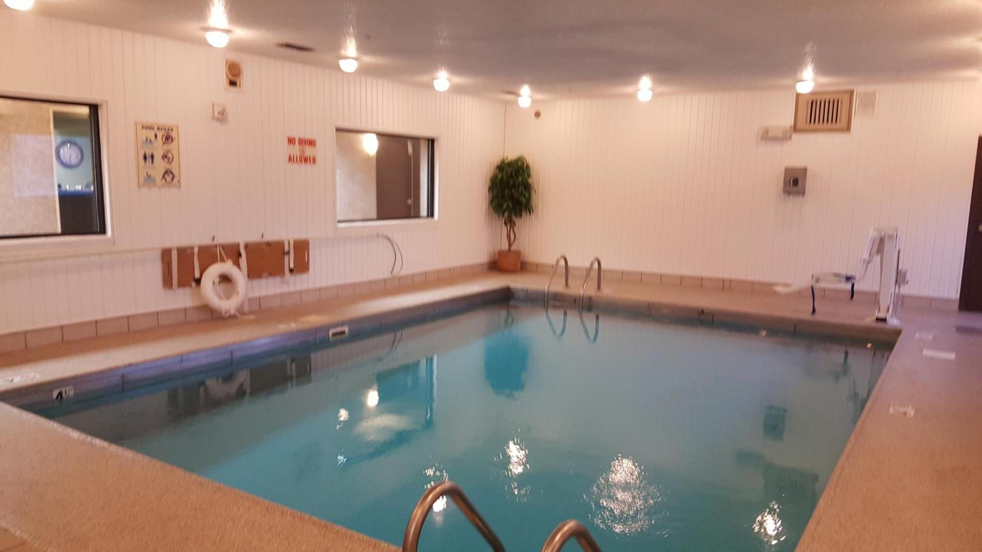 Super 8 by Wyndham Central City photo 19