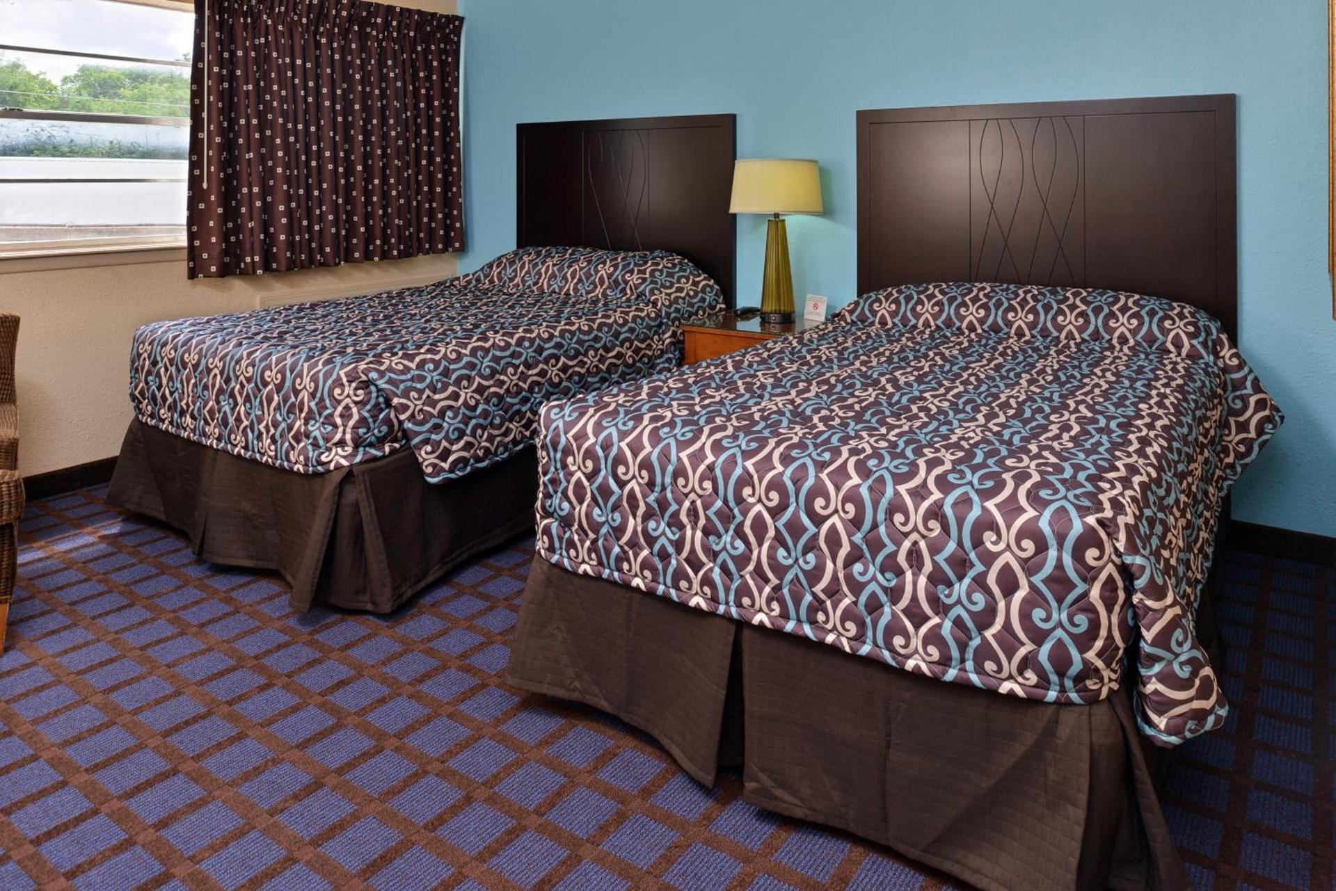 Economy Inn Ardmore photo 16