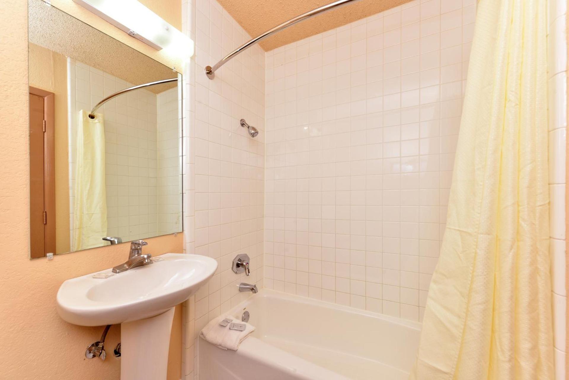 Economy Inn Ardmore photo 7