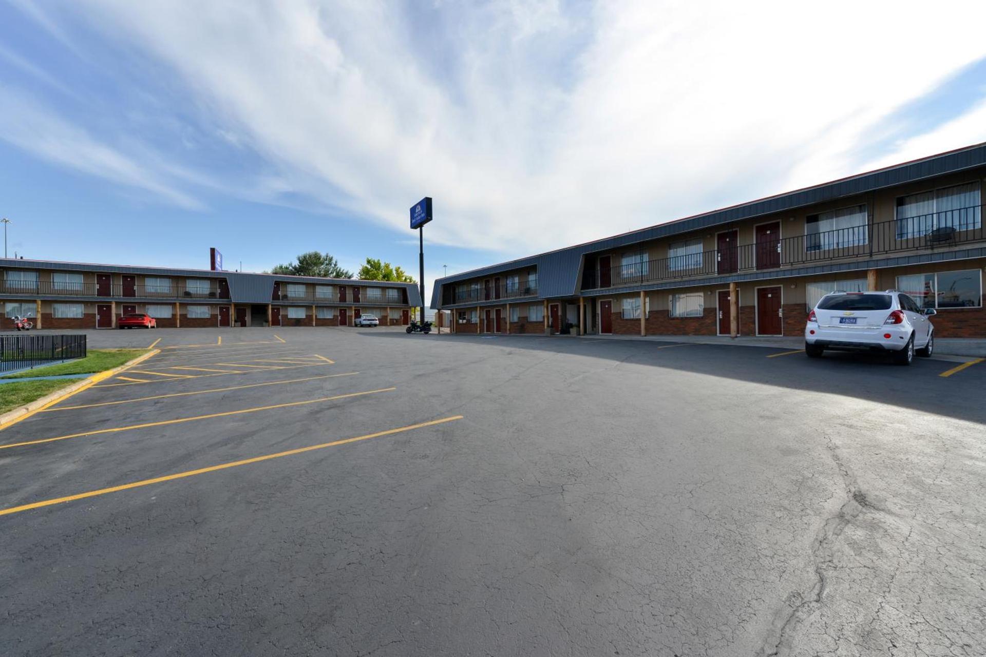 Americas Best Value Inn Wall photo 10