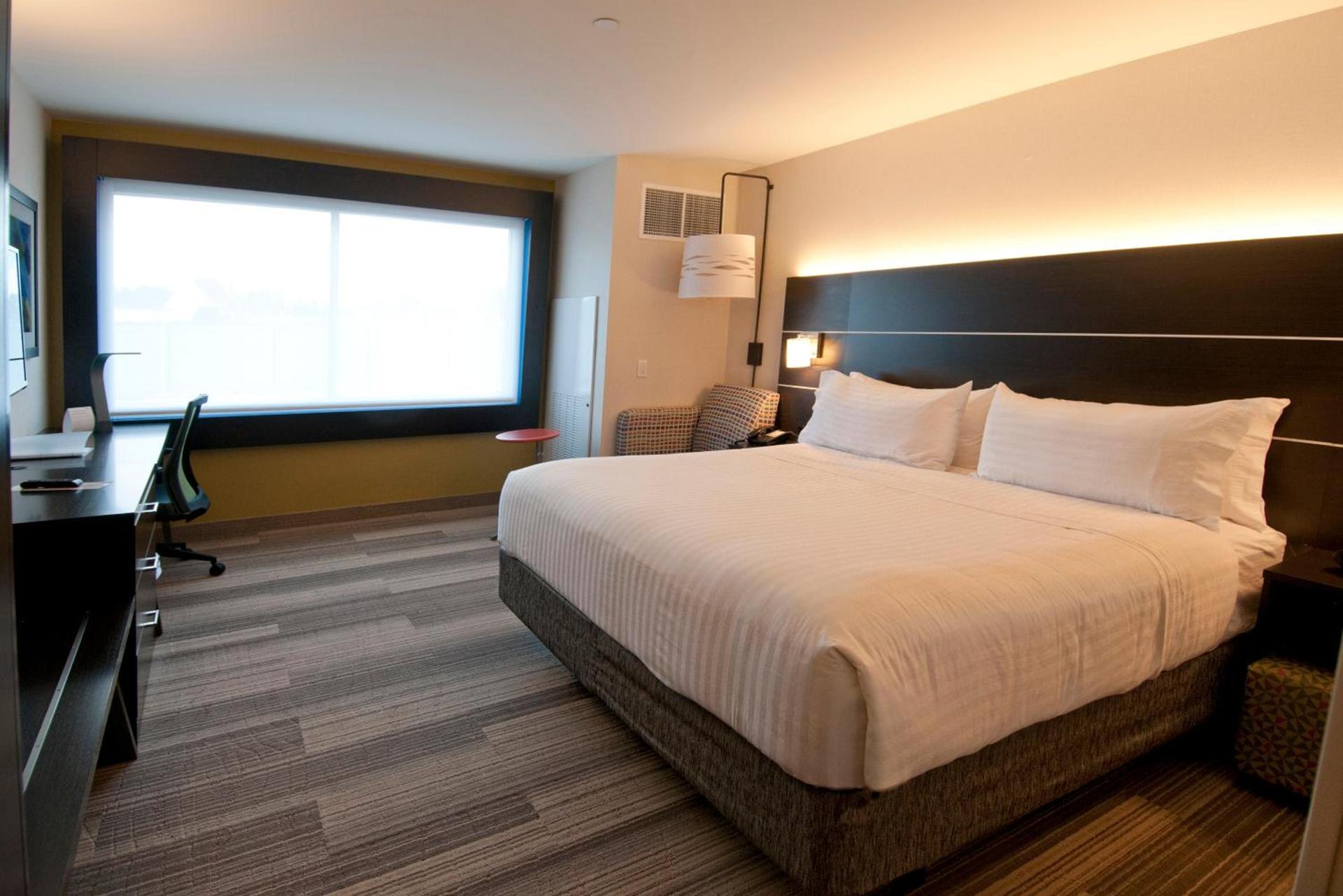 Holiday Inn Express & Suites Johnstown by IHG photo 5