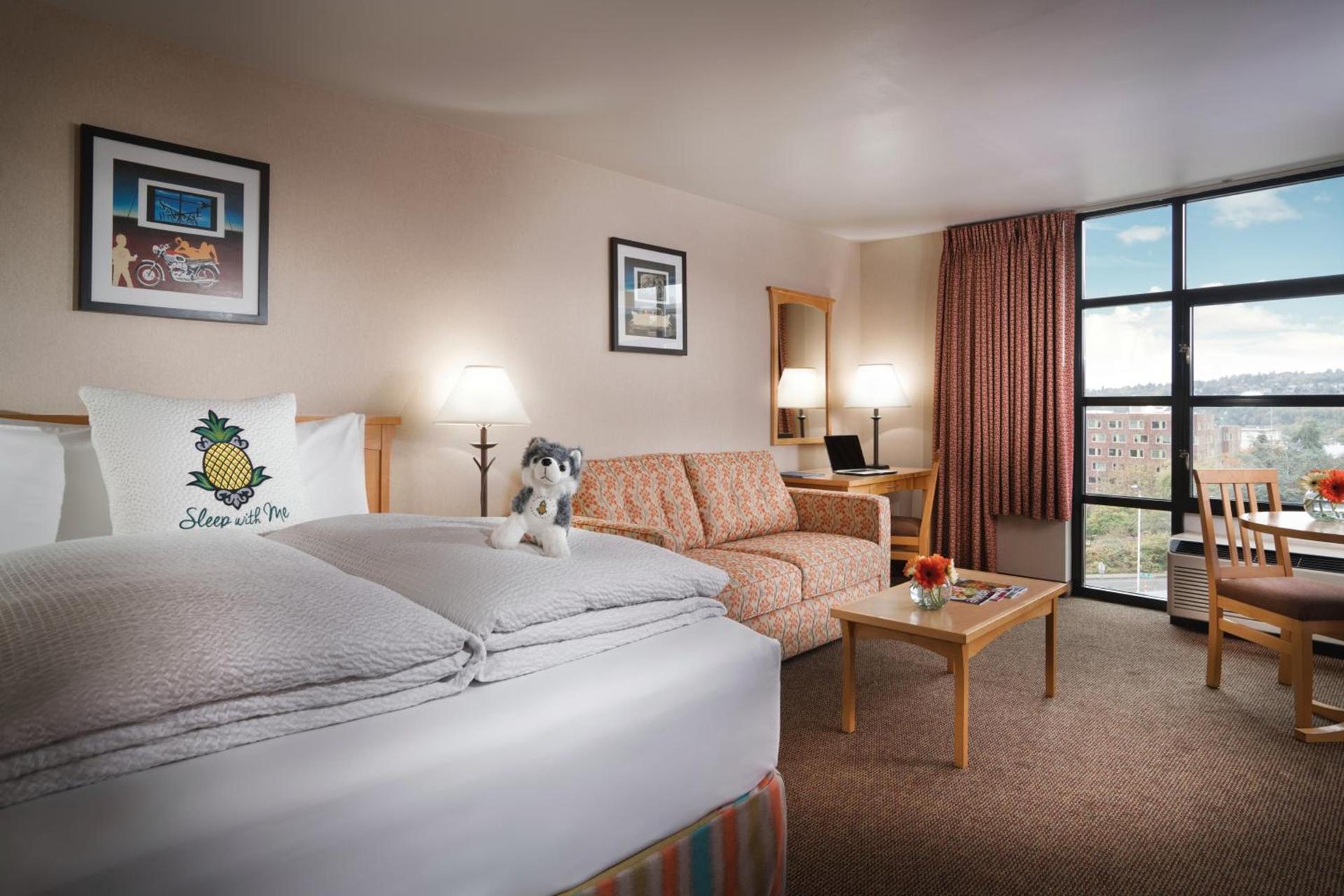 Staypineapple, University Inn, University District Seattle photo 15