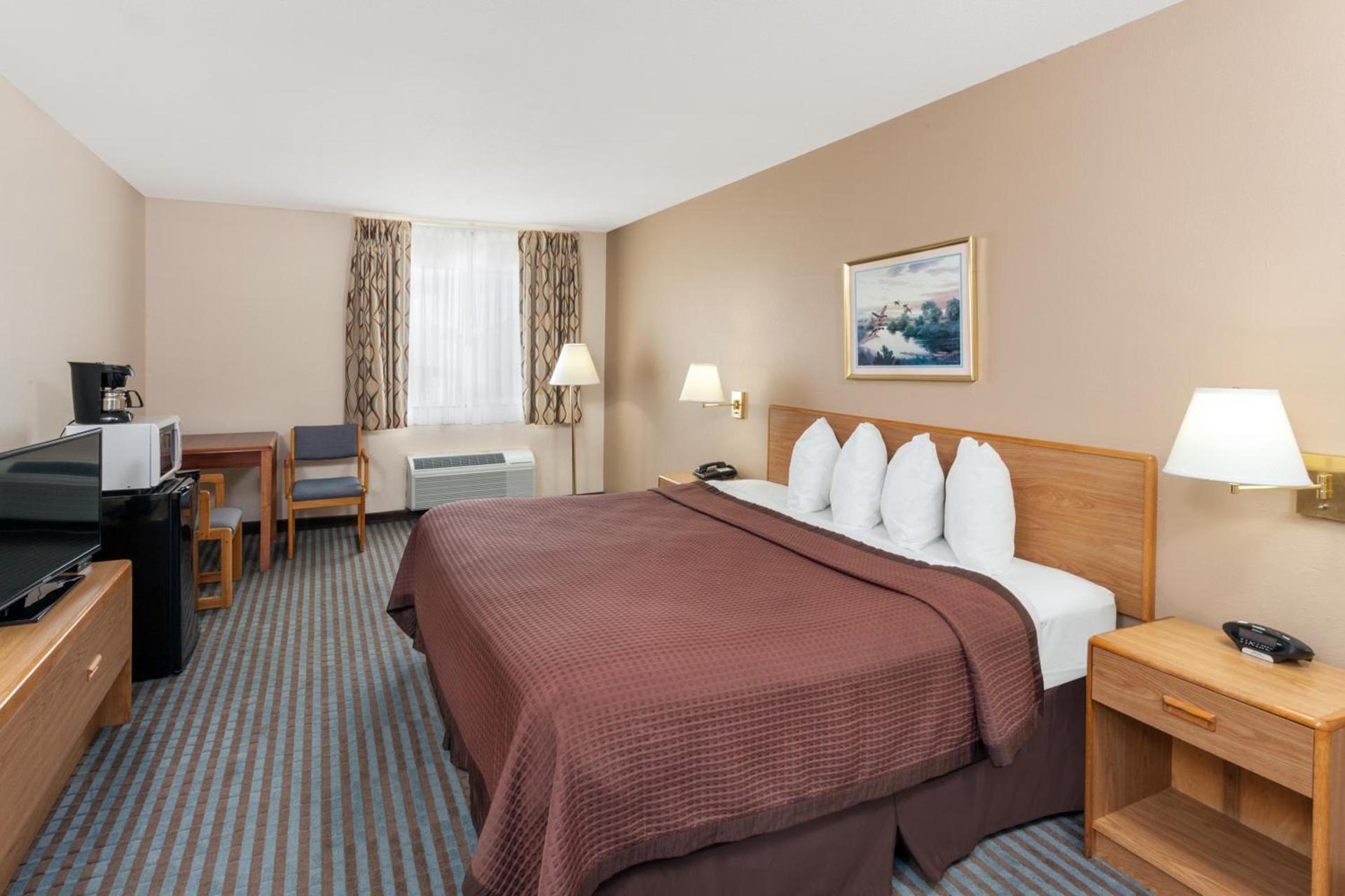 Days Inn by Wyndham Charleston photo 25