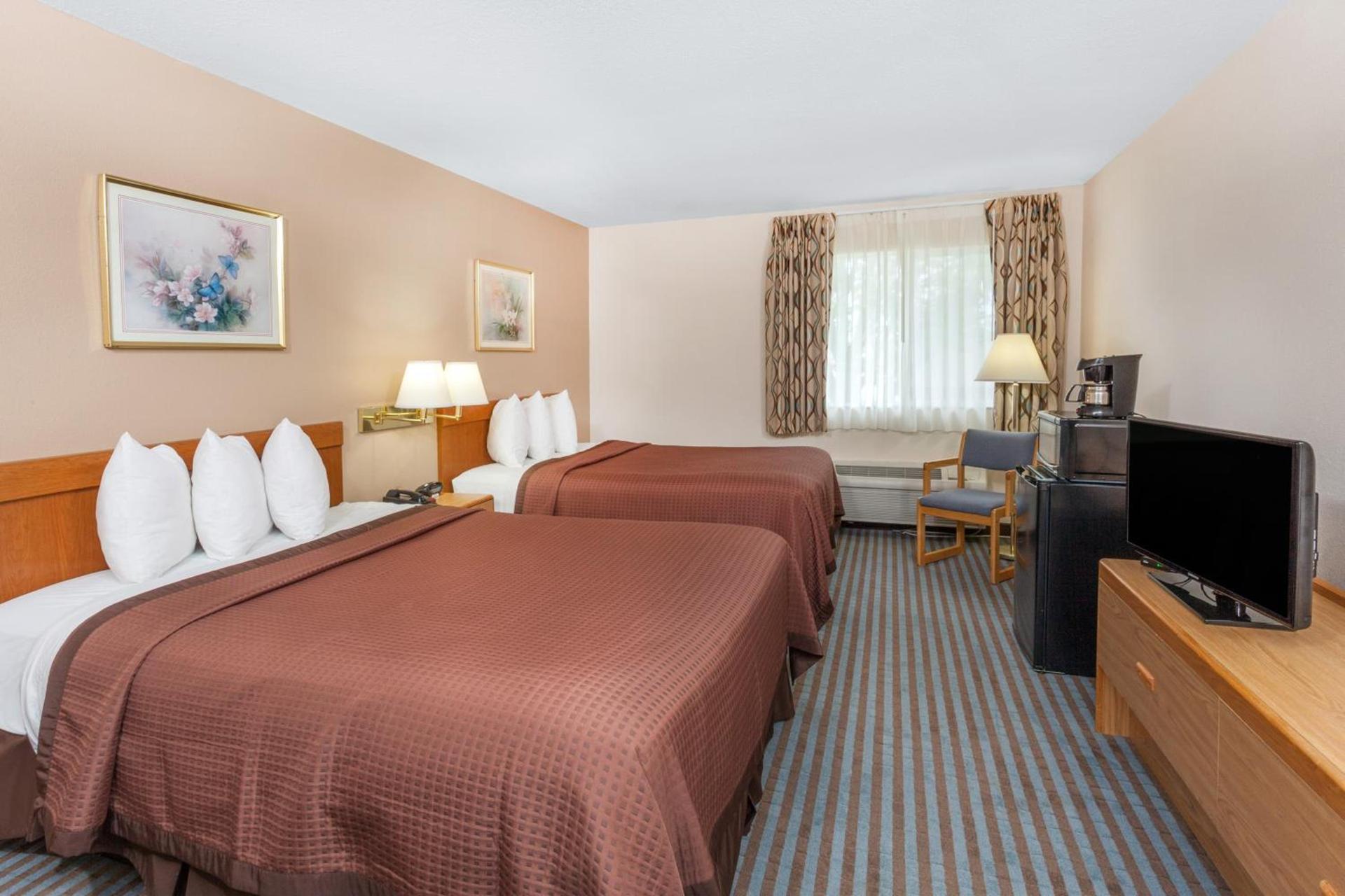 Days Inn by Wyndham Charleston photo 17