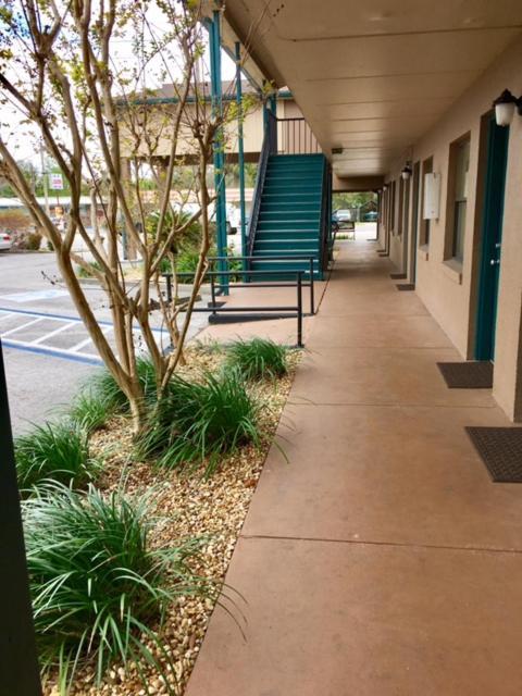 Dinner Bell Motel photo 2