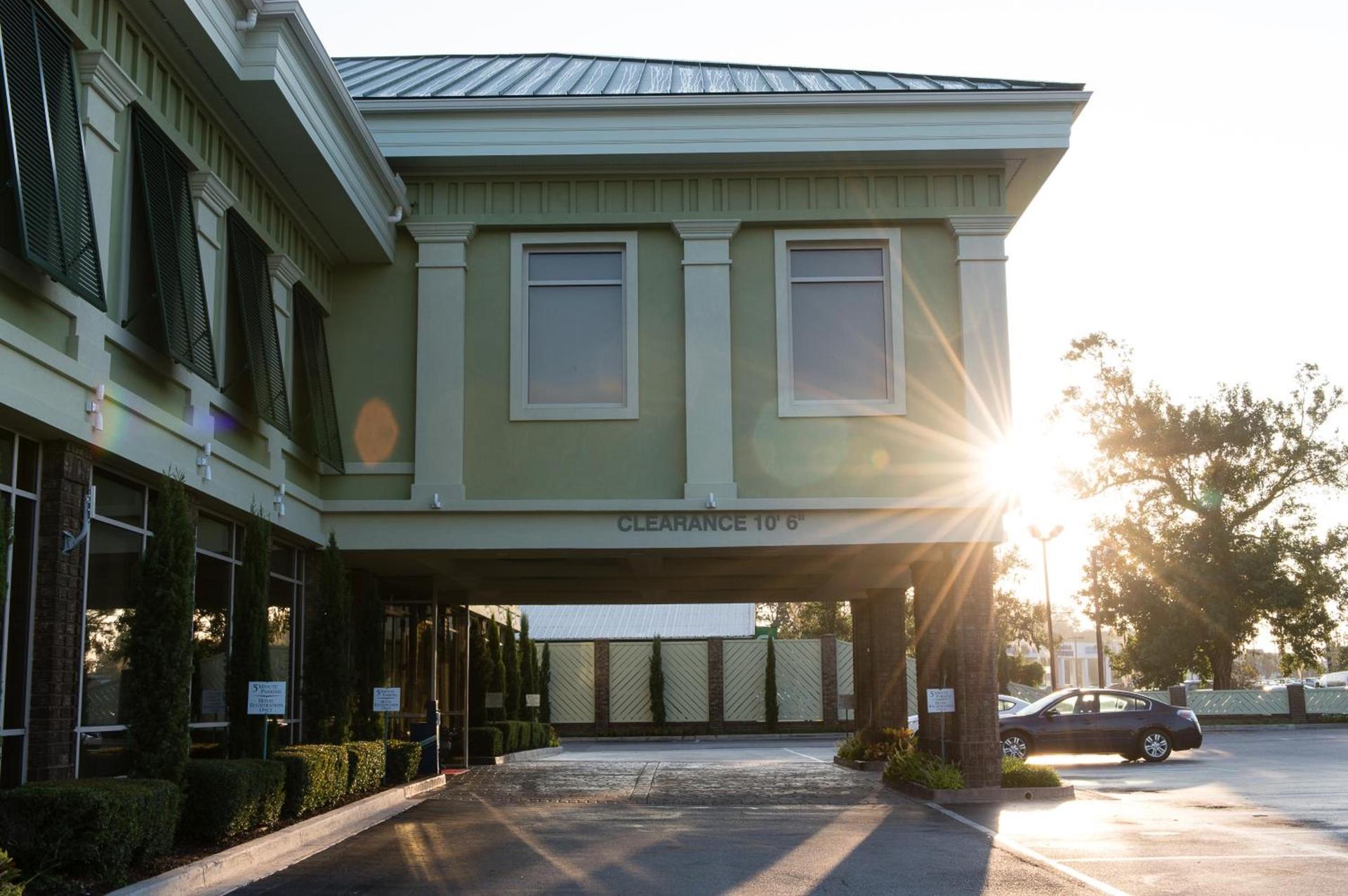 Town & Country Inn and Suites photo 9