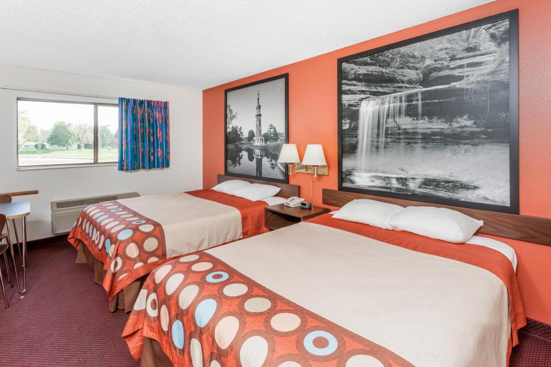 Super 8 by Wyndham Washington/Peoria Area photo 23