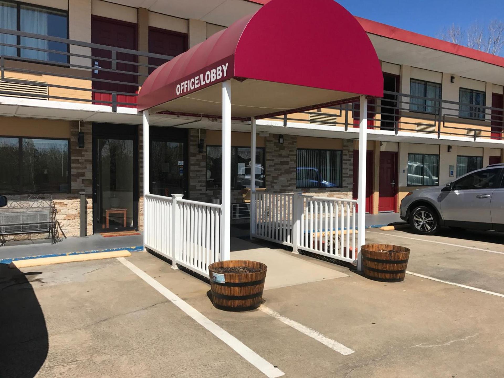 Royal Regency Inn photo 18