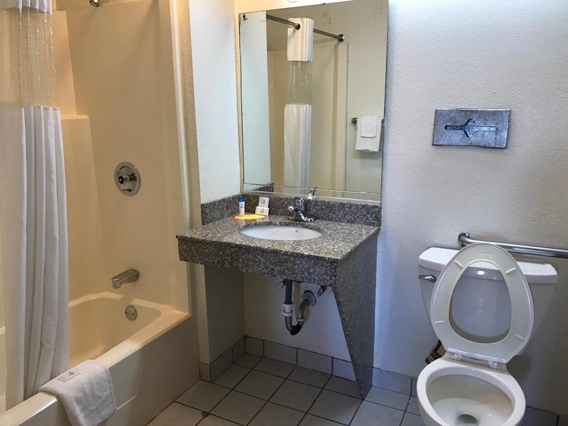 Royal Regency Inn photo 23