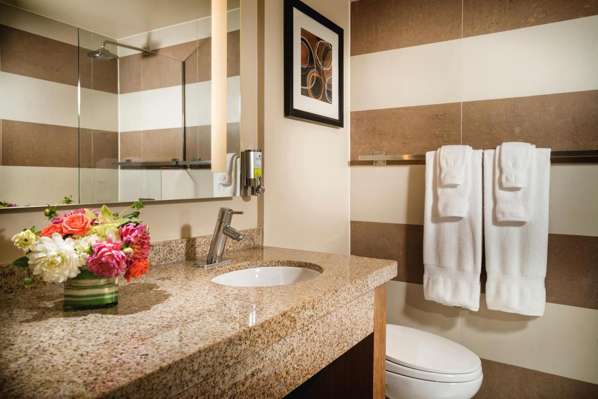 Staypineapple, Hotel Rose, Downtown Portland photo 35