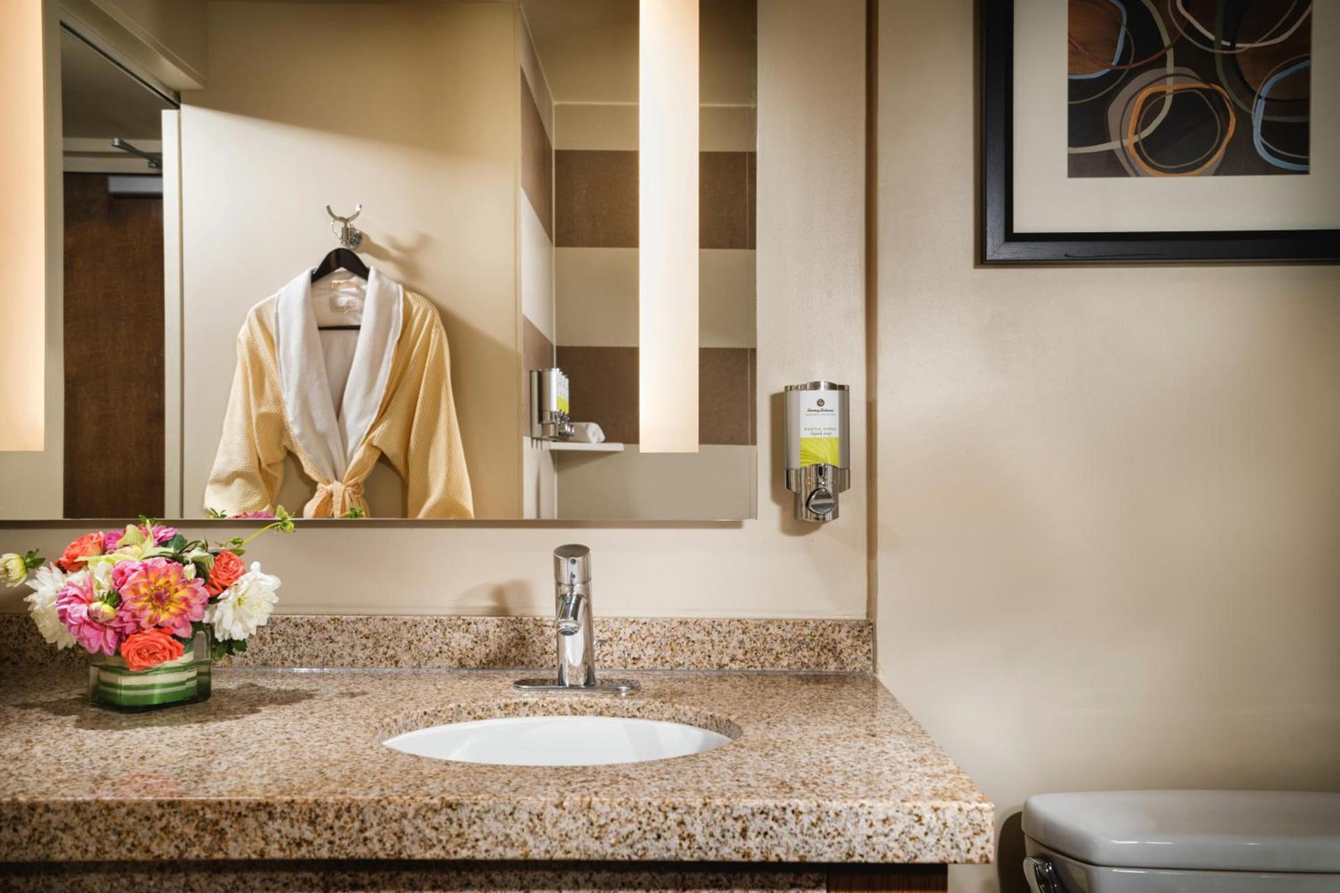 Staypineapple, Hotel Rose, Downtown Portland photo 41