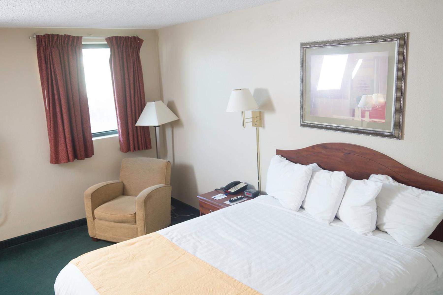 Americas Best Value Inn St. Louis / South photo 22