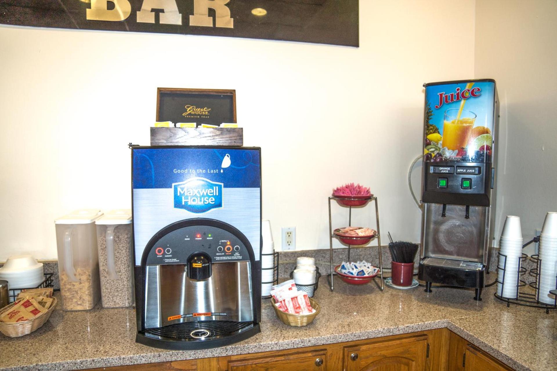 Americas Best Value Inn St. Louis / South photo 17
