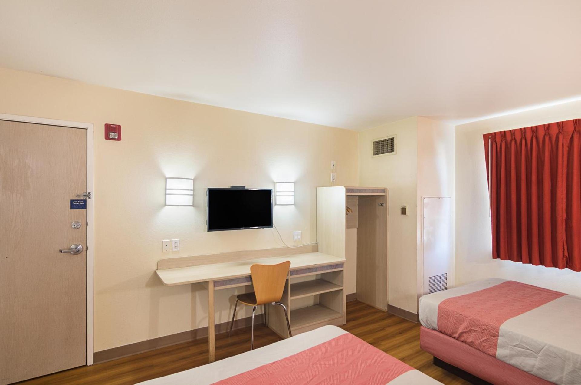 Motel 6-Terrell, TX photo 60