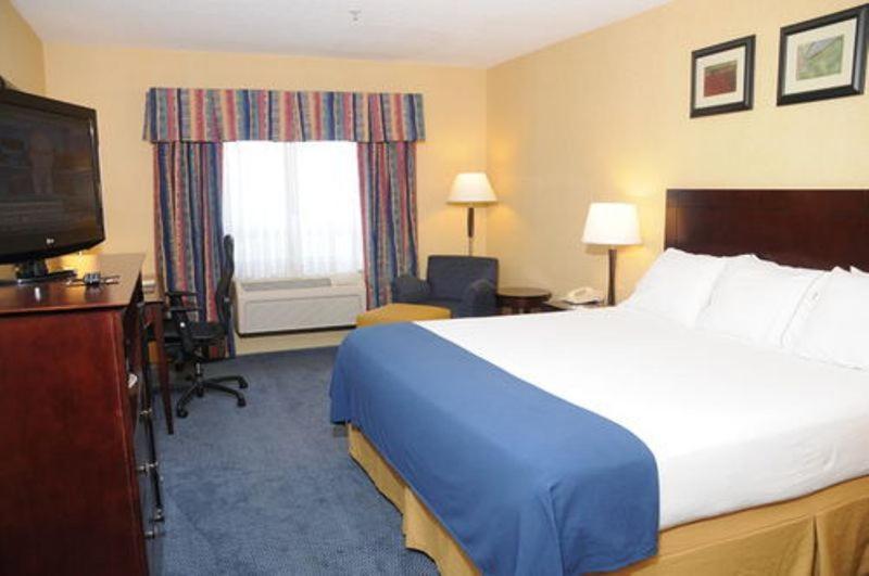 Holiday Inn Express Stephens City by IHG photo 2