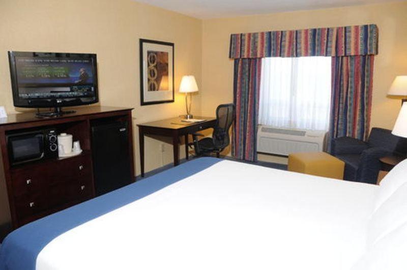 Holiday Inn Express Stephens City by IHG photo 7