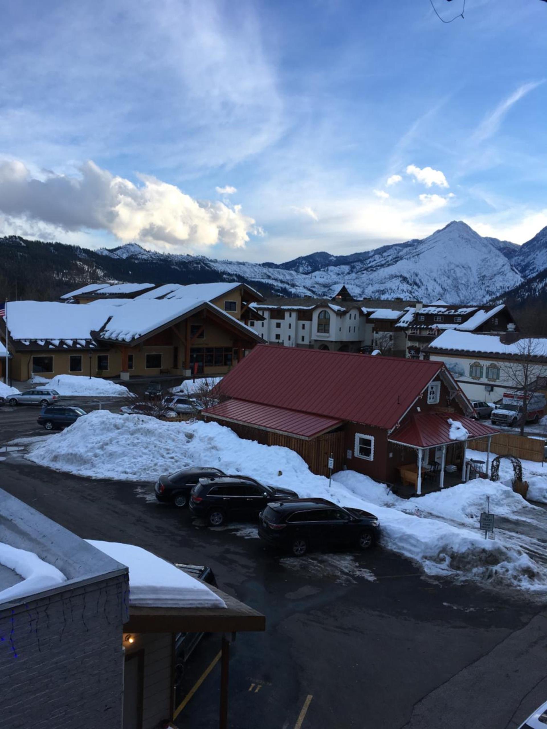 Der Sportsmann Suites photo 24