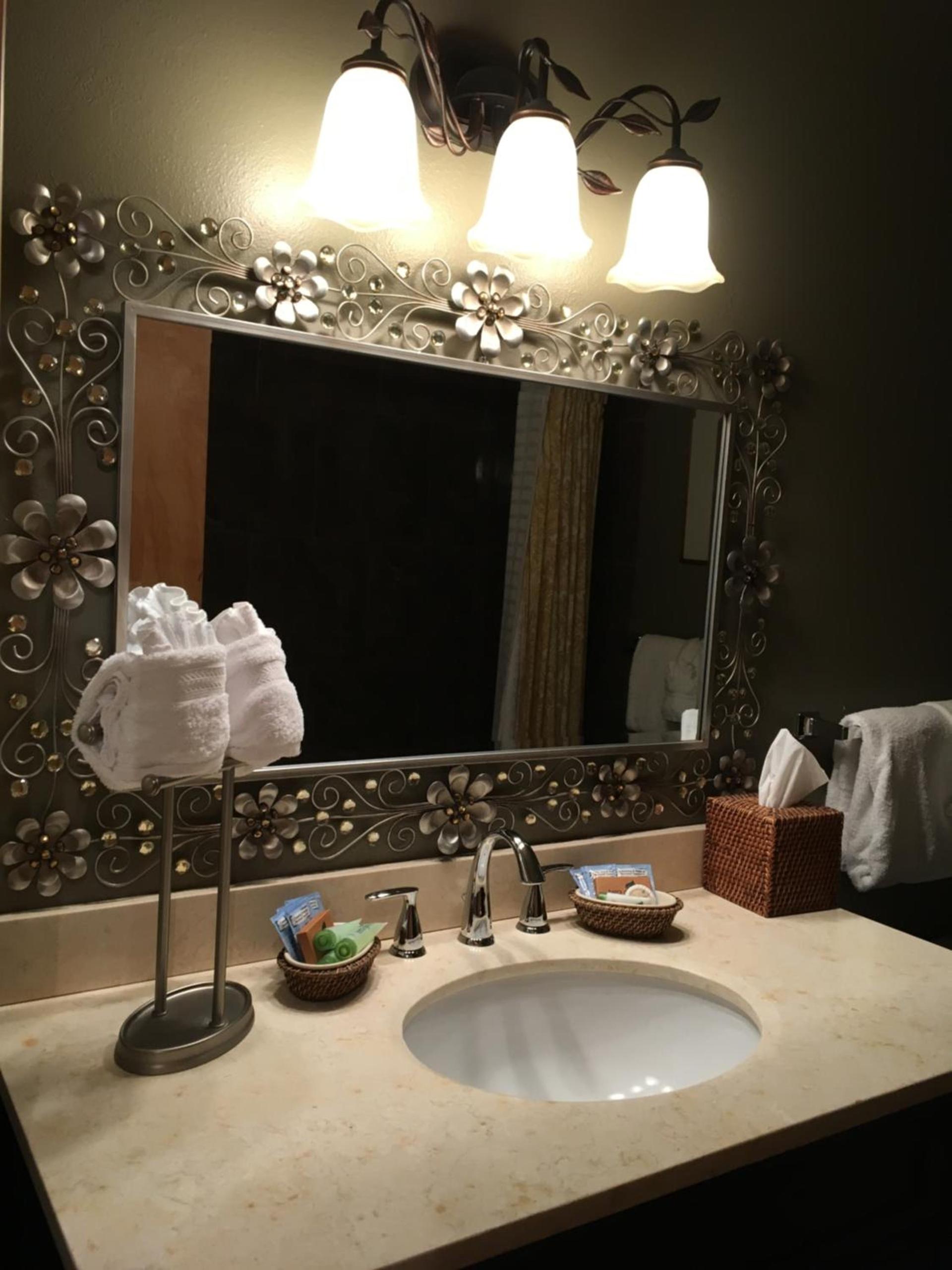 Der Sportsmann Suites photo 19