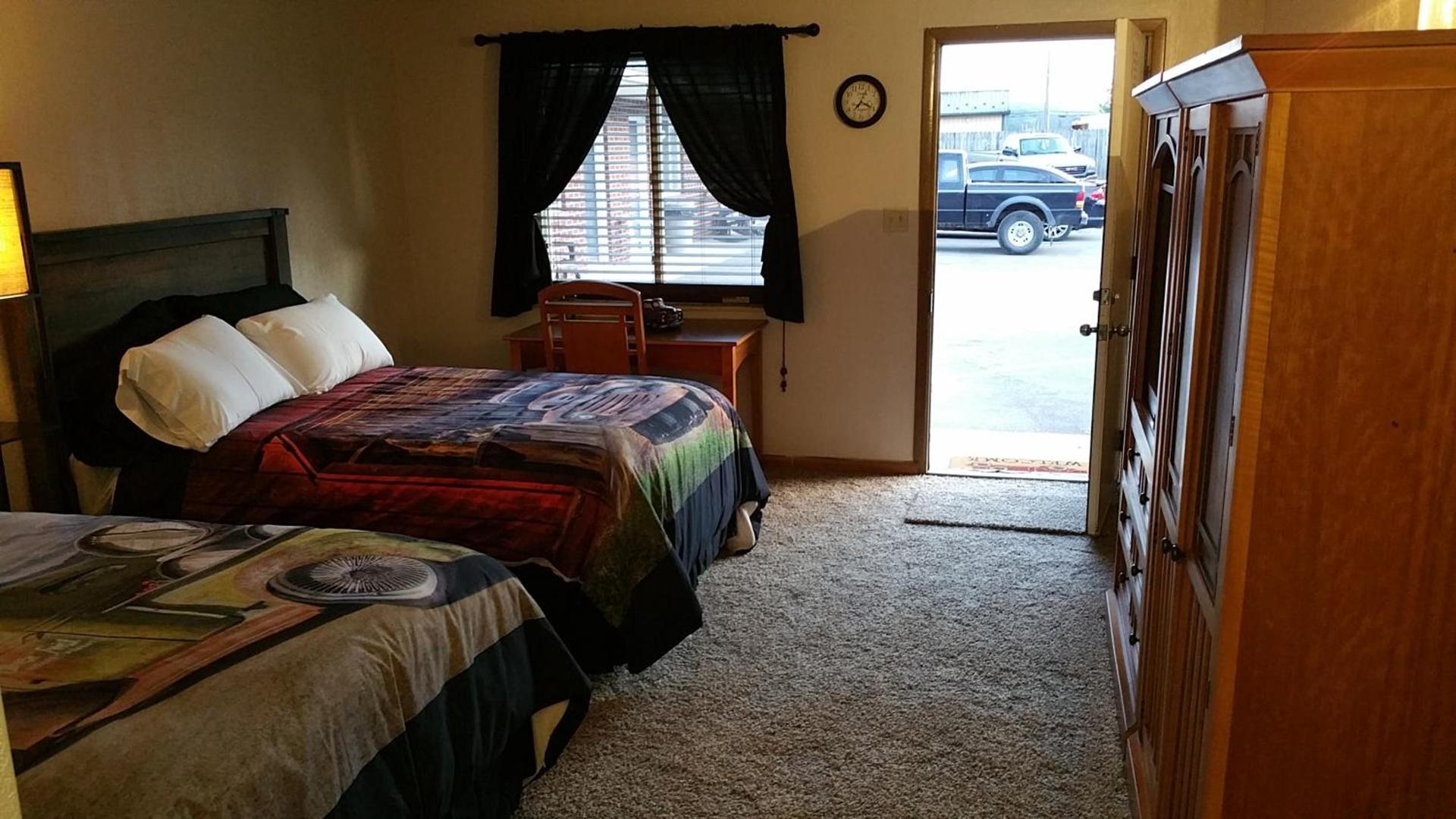 Oakland Motel photo 16