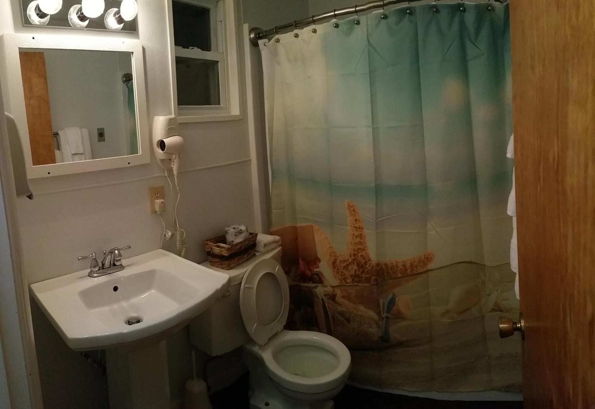Oakland Motel photo 23
