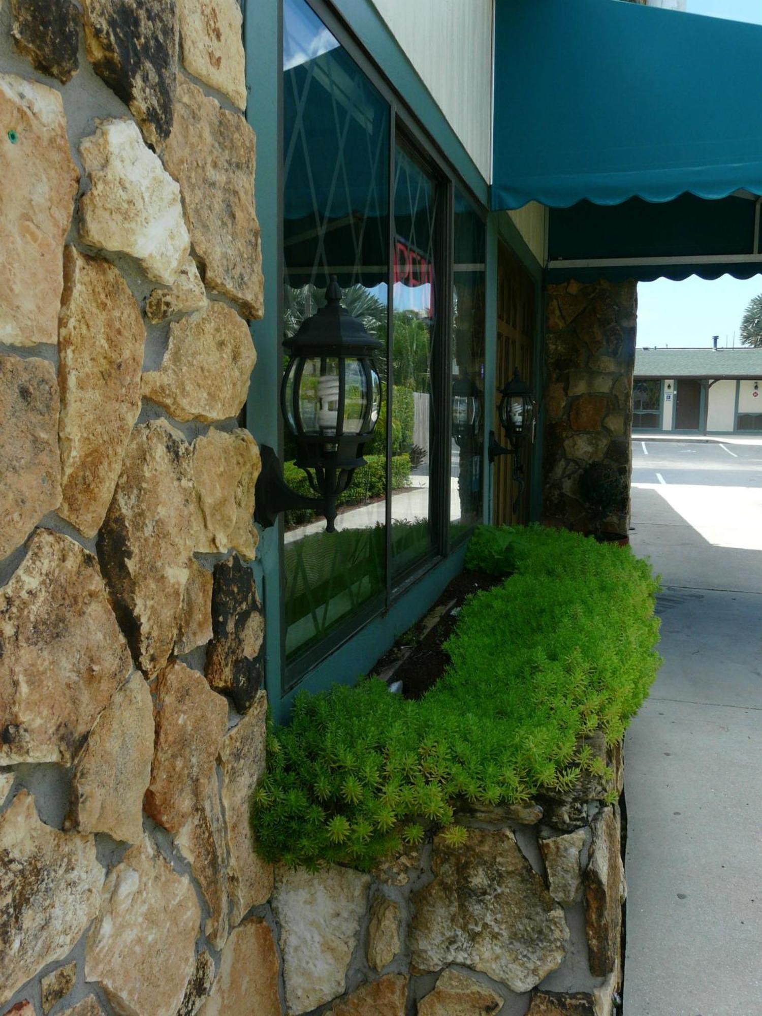 Spinnaker Inn of Naples photo 44