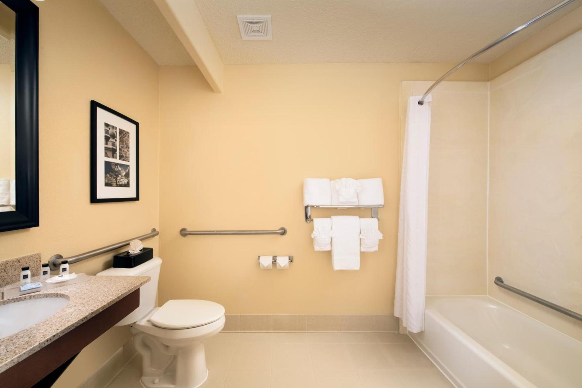Country Inn & Suites by Radisson, Humble IAH East photo 41