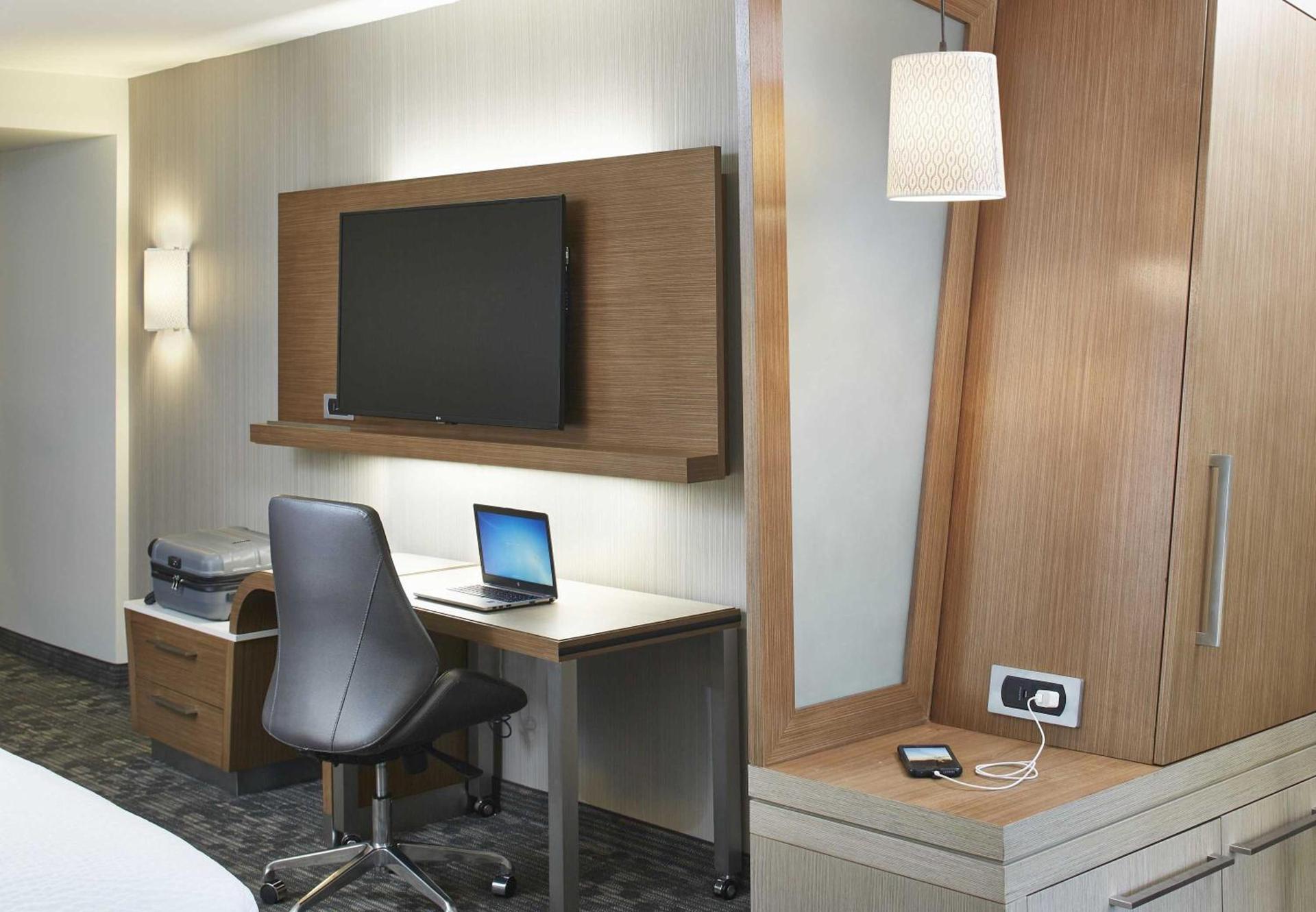Courtyard by Marriott Lake George photo 16