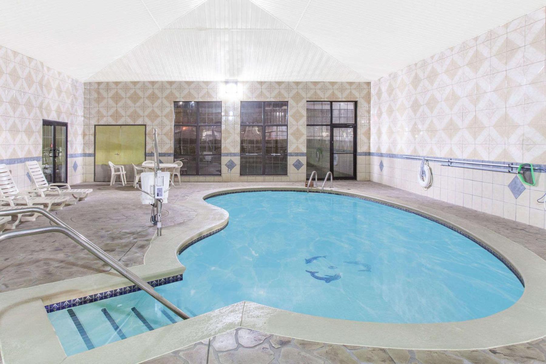 Quality Inn & Suites Oklahoma City North photo 43