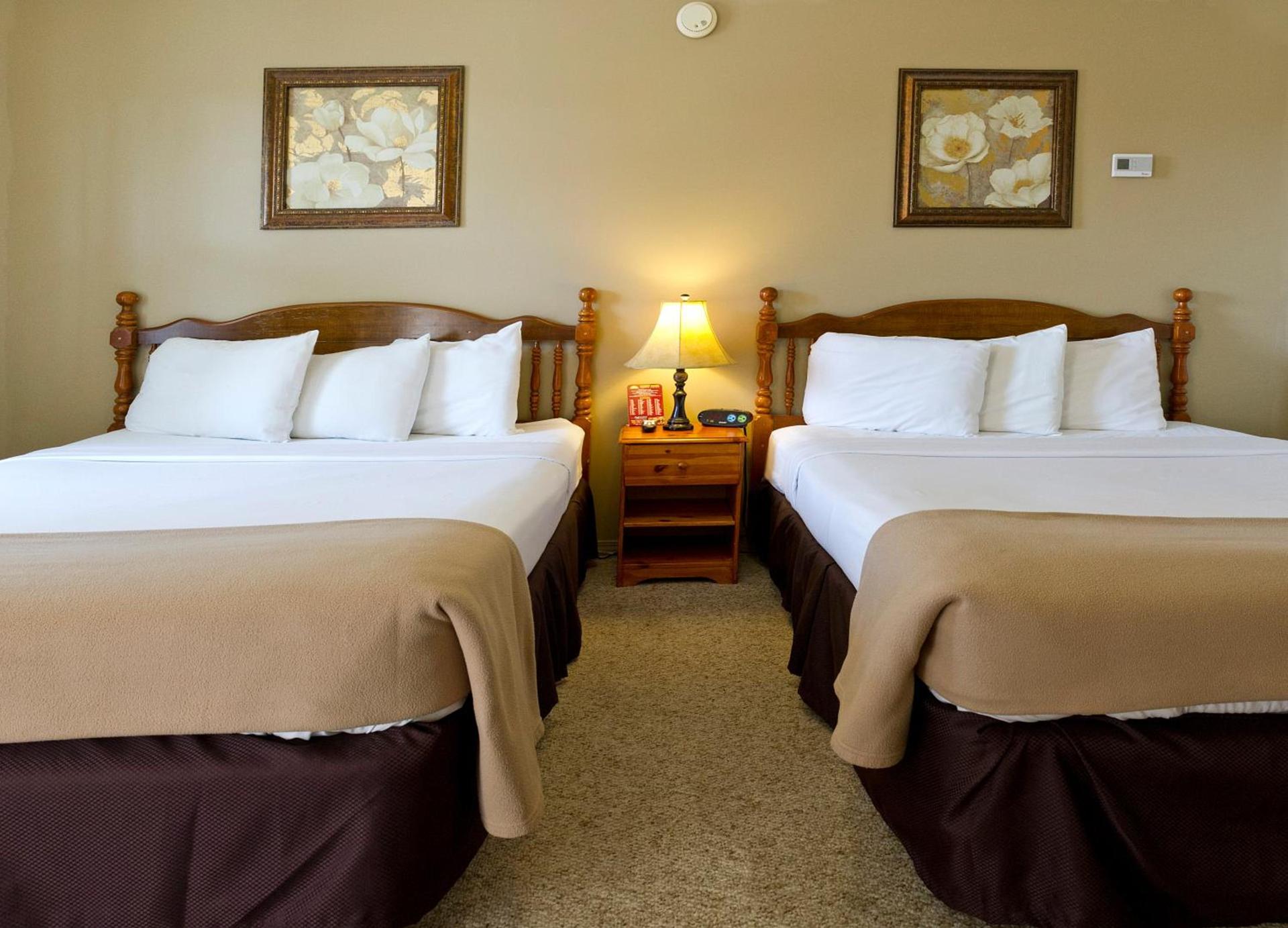 Sunset Lodge Escanaba photo 34
