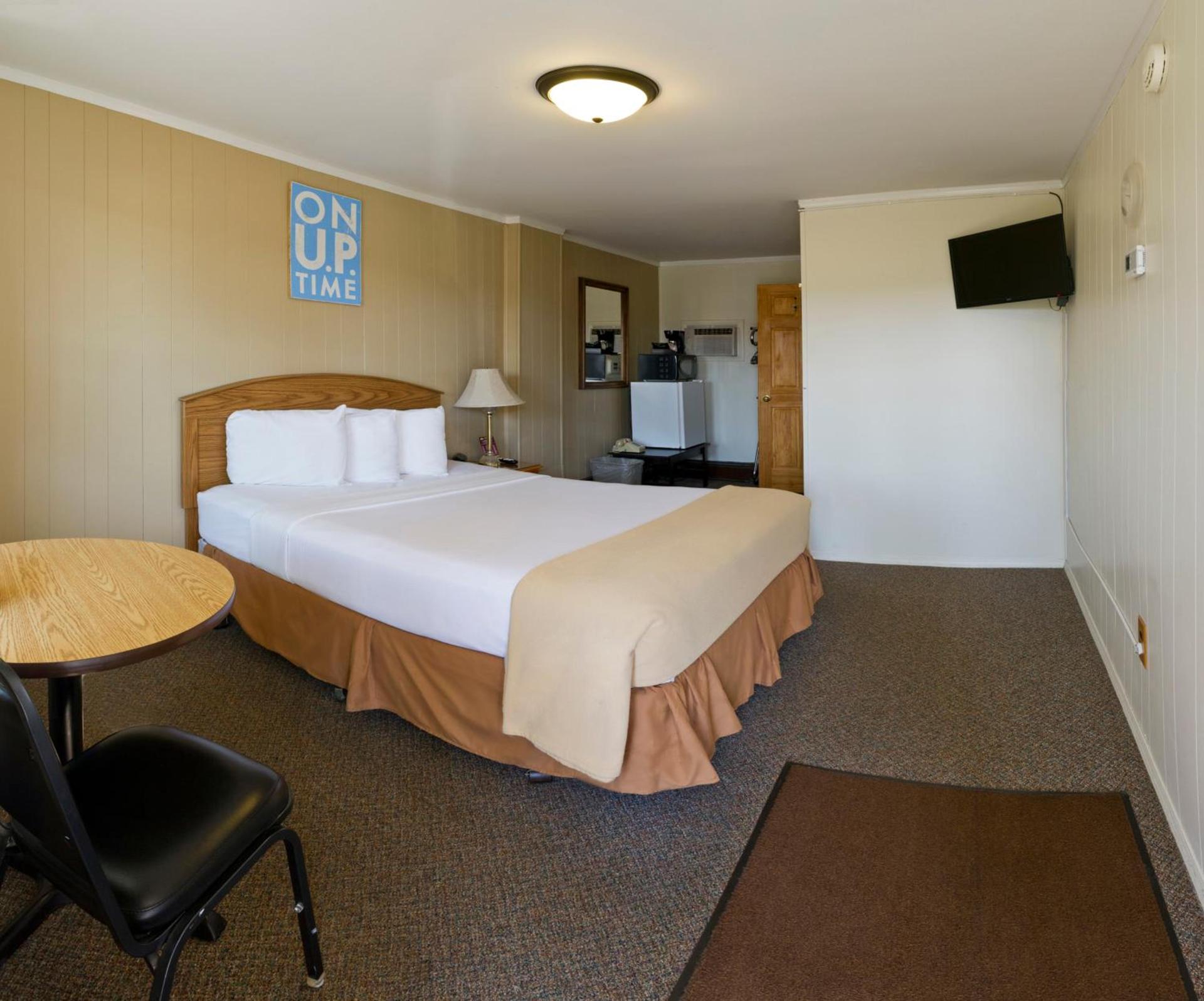 Sunset Lodge Escanaba photo 38
