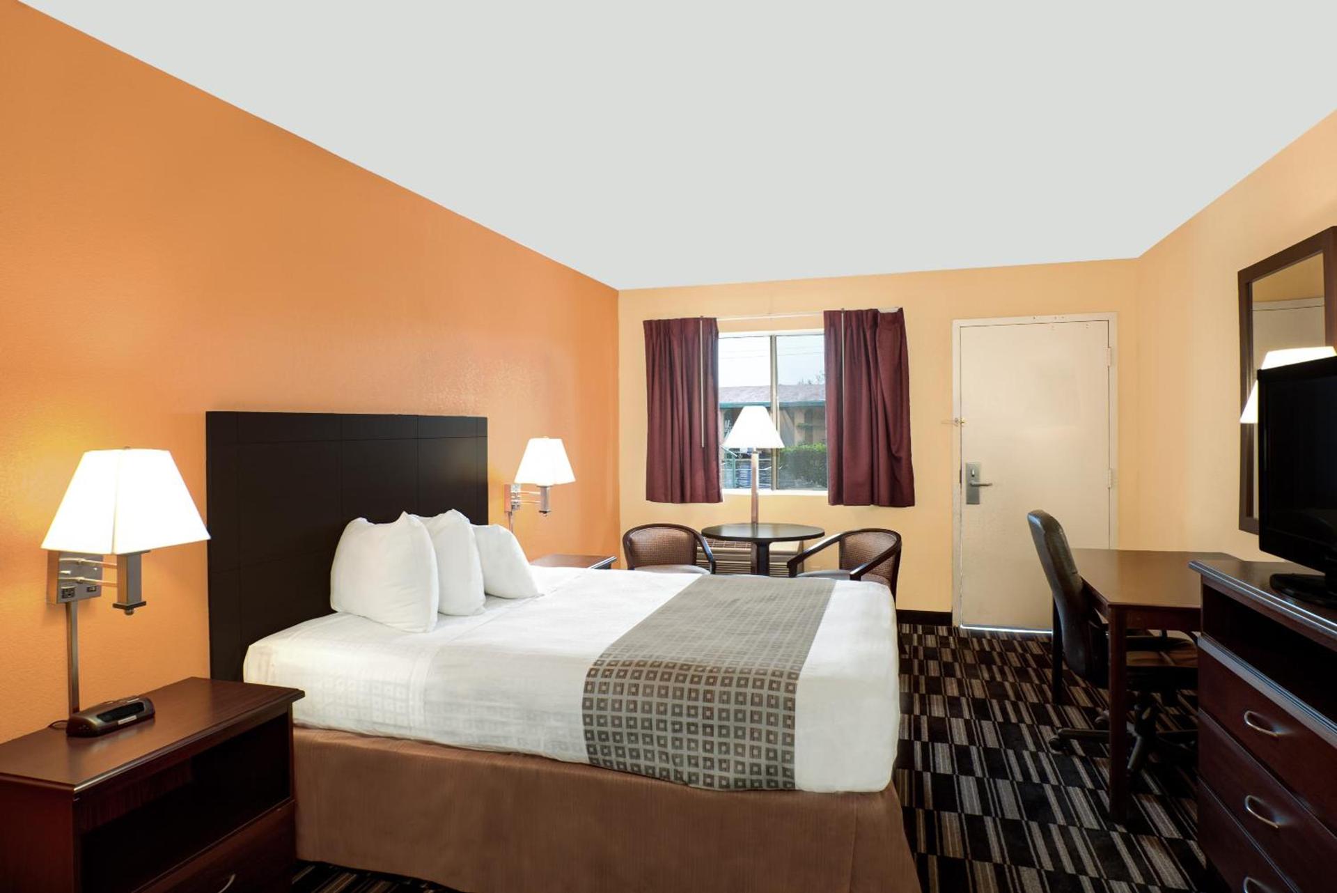 Howard Johnson by Wyndham Modesto Ceres photo 19