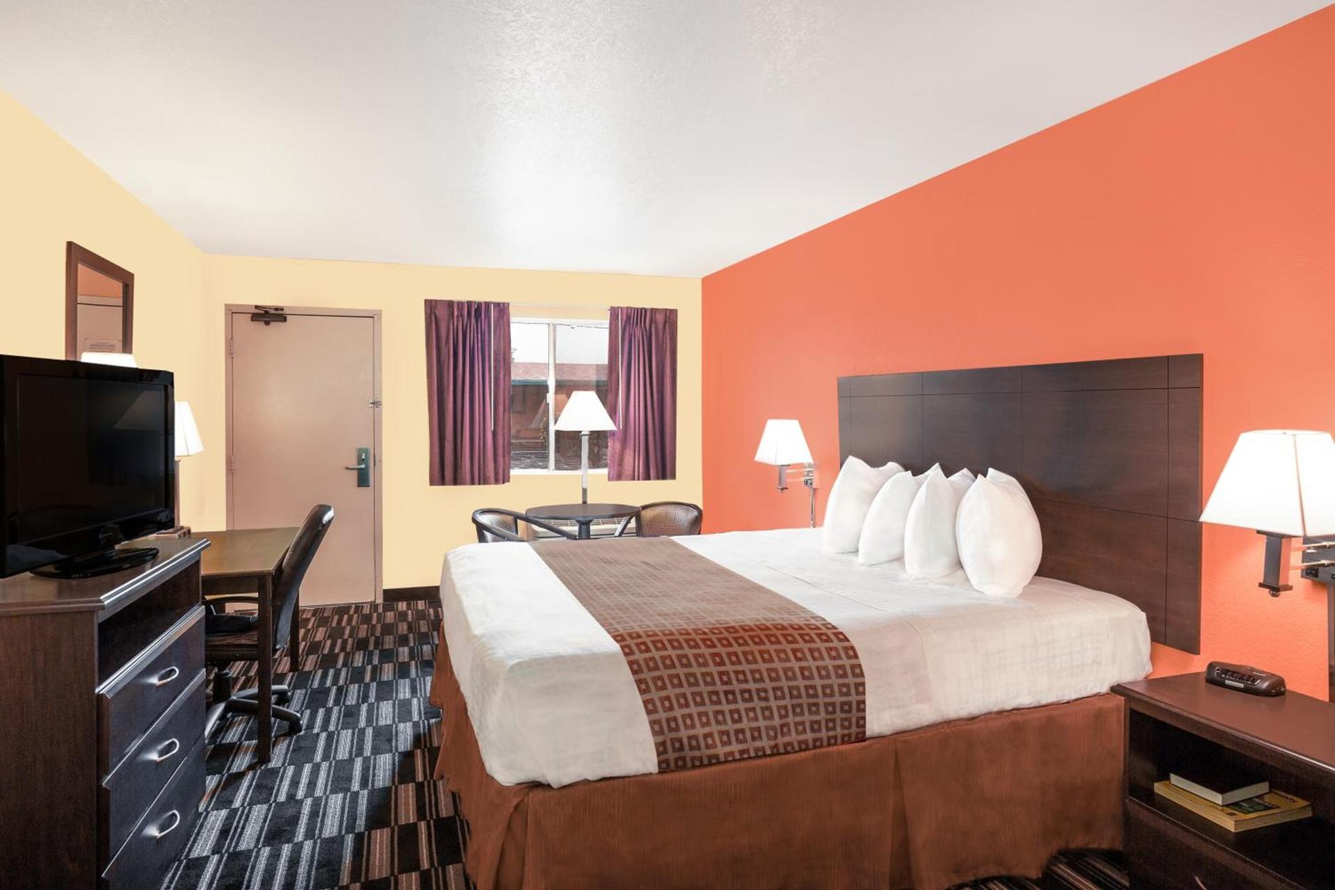 Howard Johnson by Wyndham Modesto Ceres photo 20