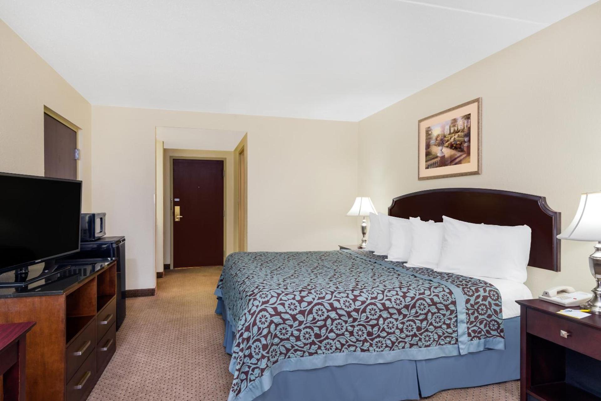 Days Inn by Wyndham Indianapolis Castleton photo 33