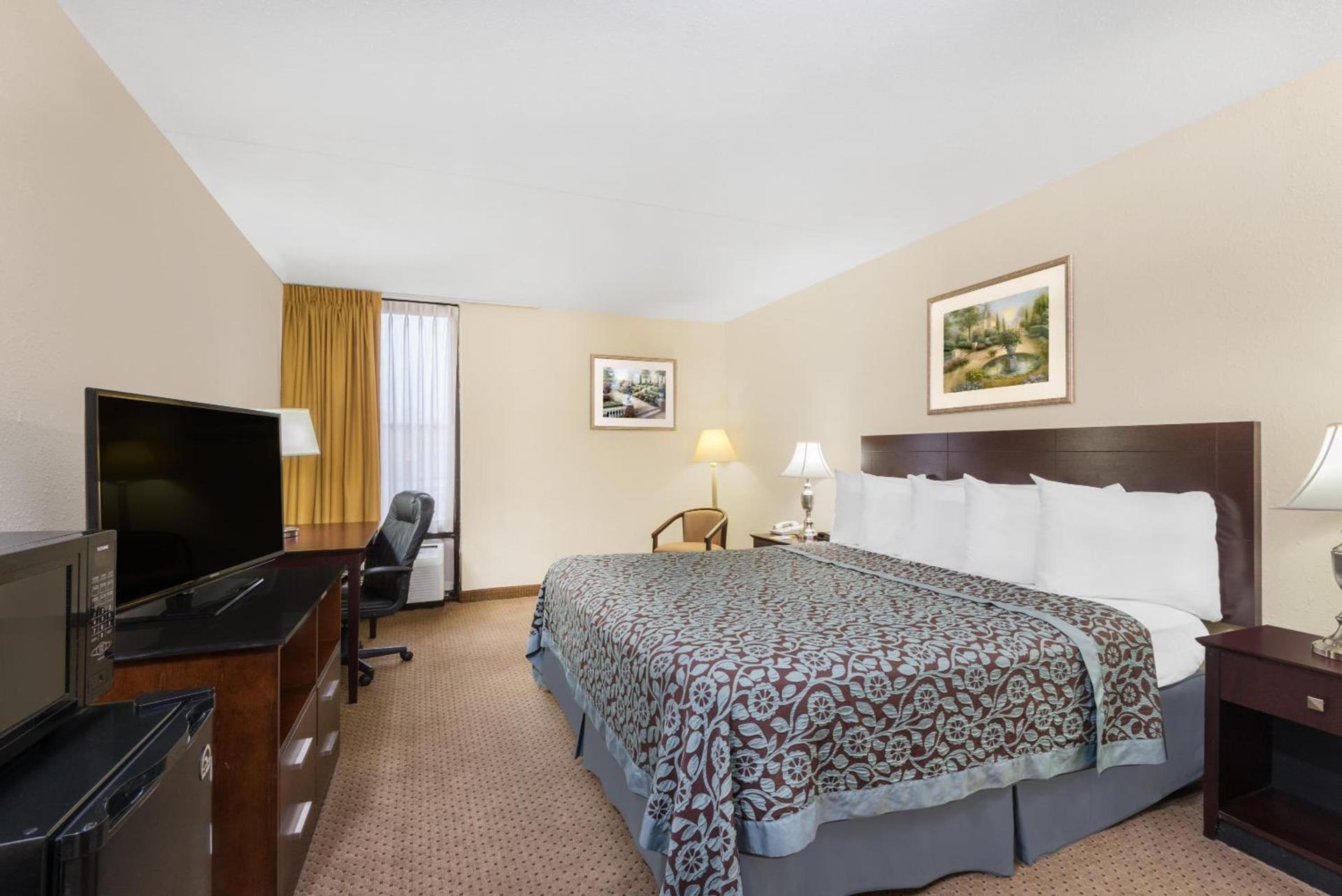 Days Inn by Wyndham Indianapolis Castleton photo 3