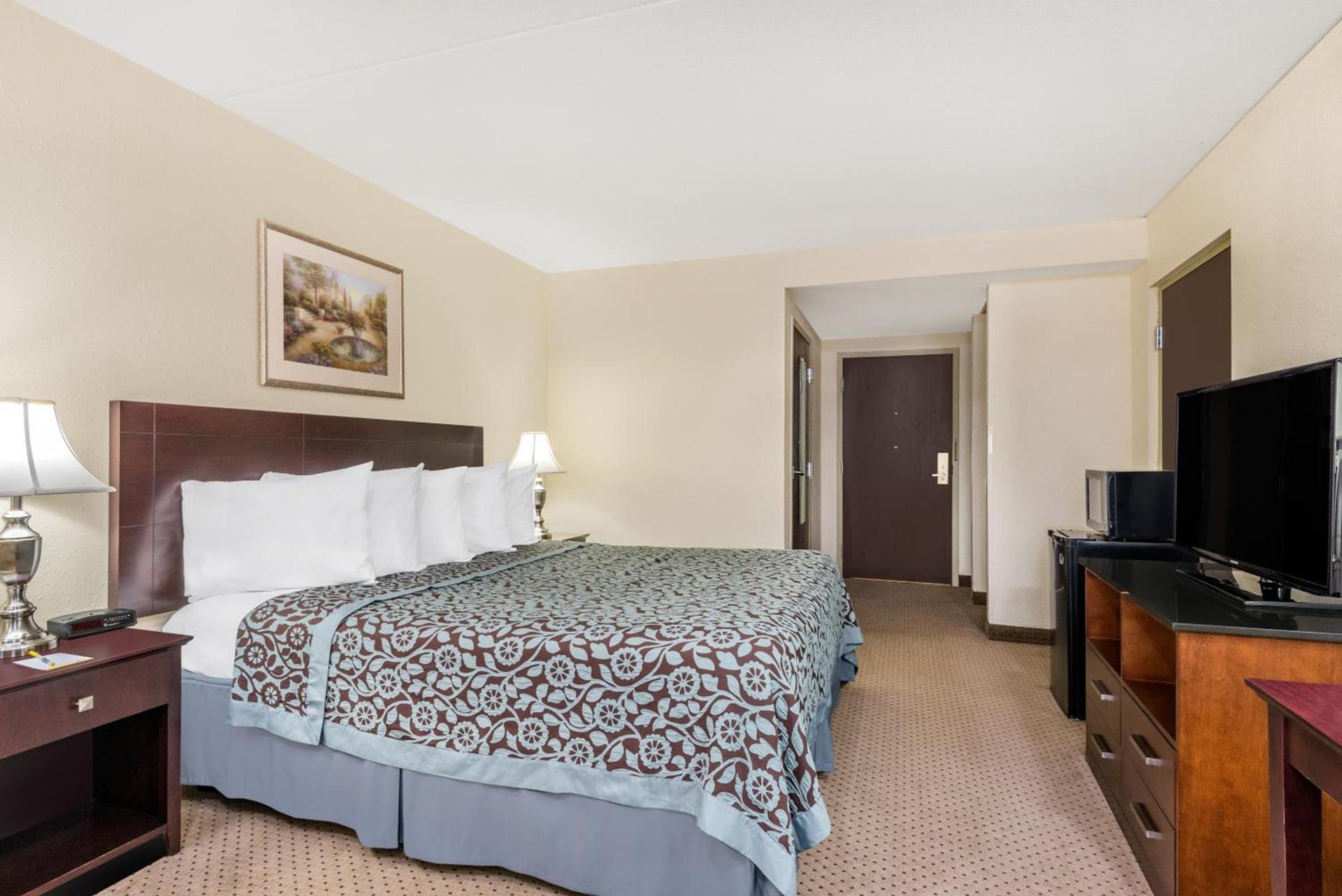 Days Inn by Wyndham Indianapolis Castleton photo 50