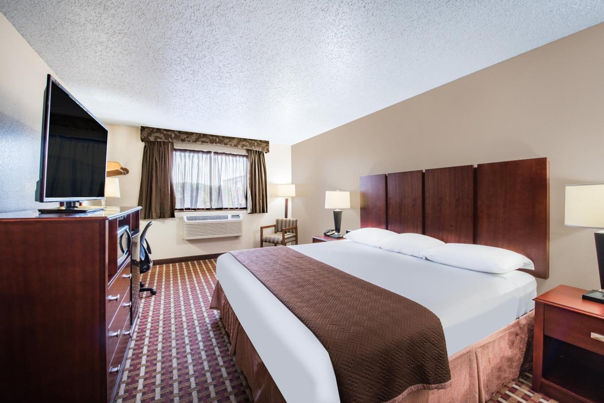 Super 8 by Wyndham Harlingen TX photo 32