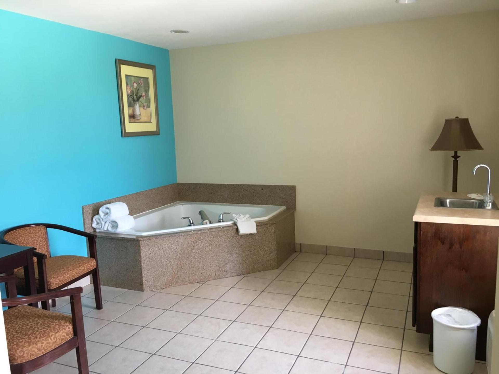 Howard Johnson by Wyndham Houma photo 47