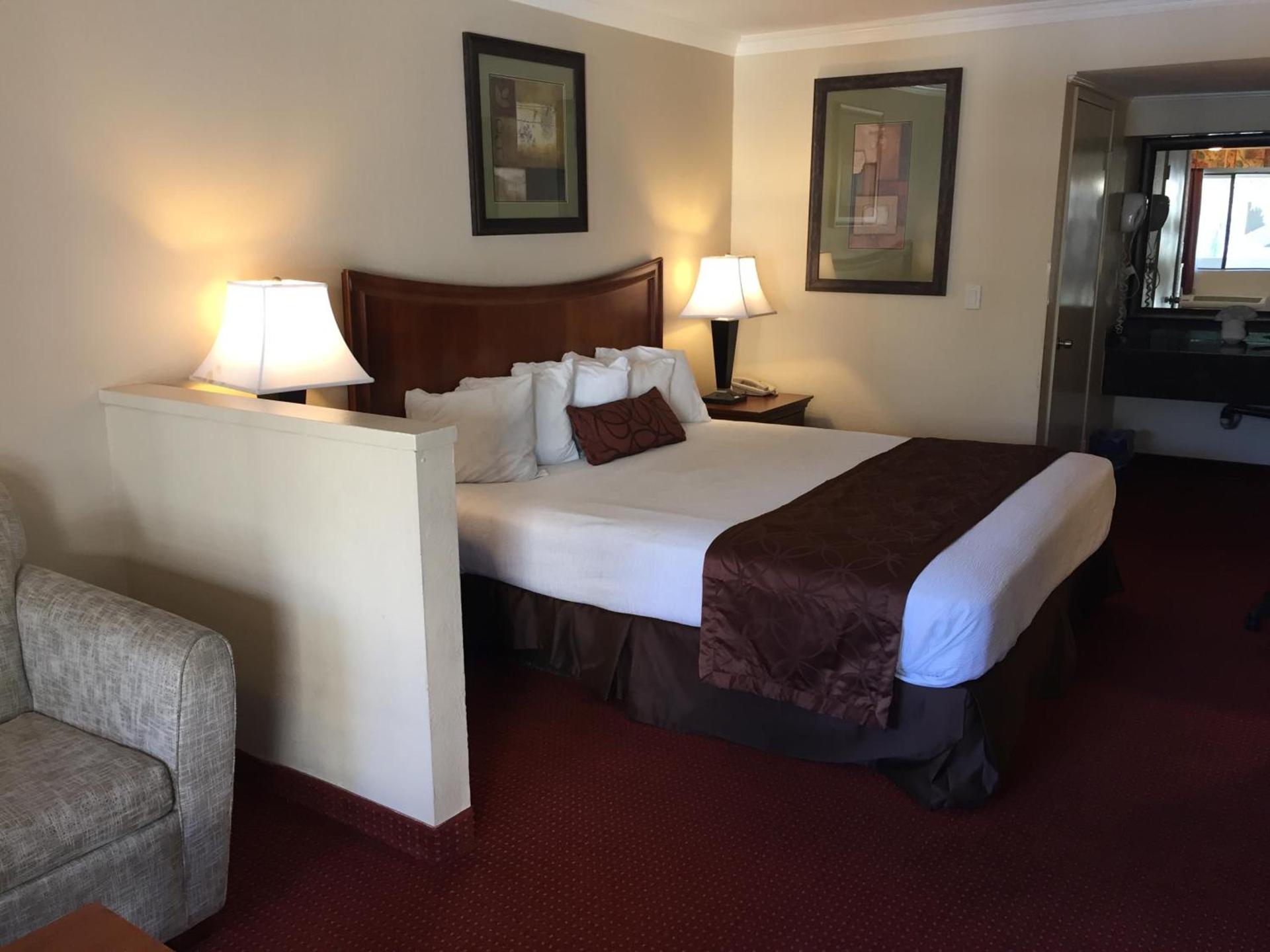 Chula Vista Inn photo 40