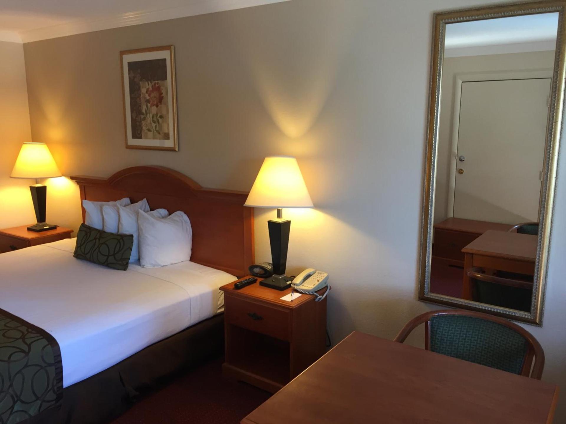 Chula Vista Inn photo 8