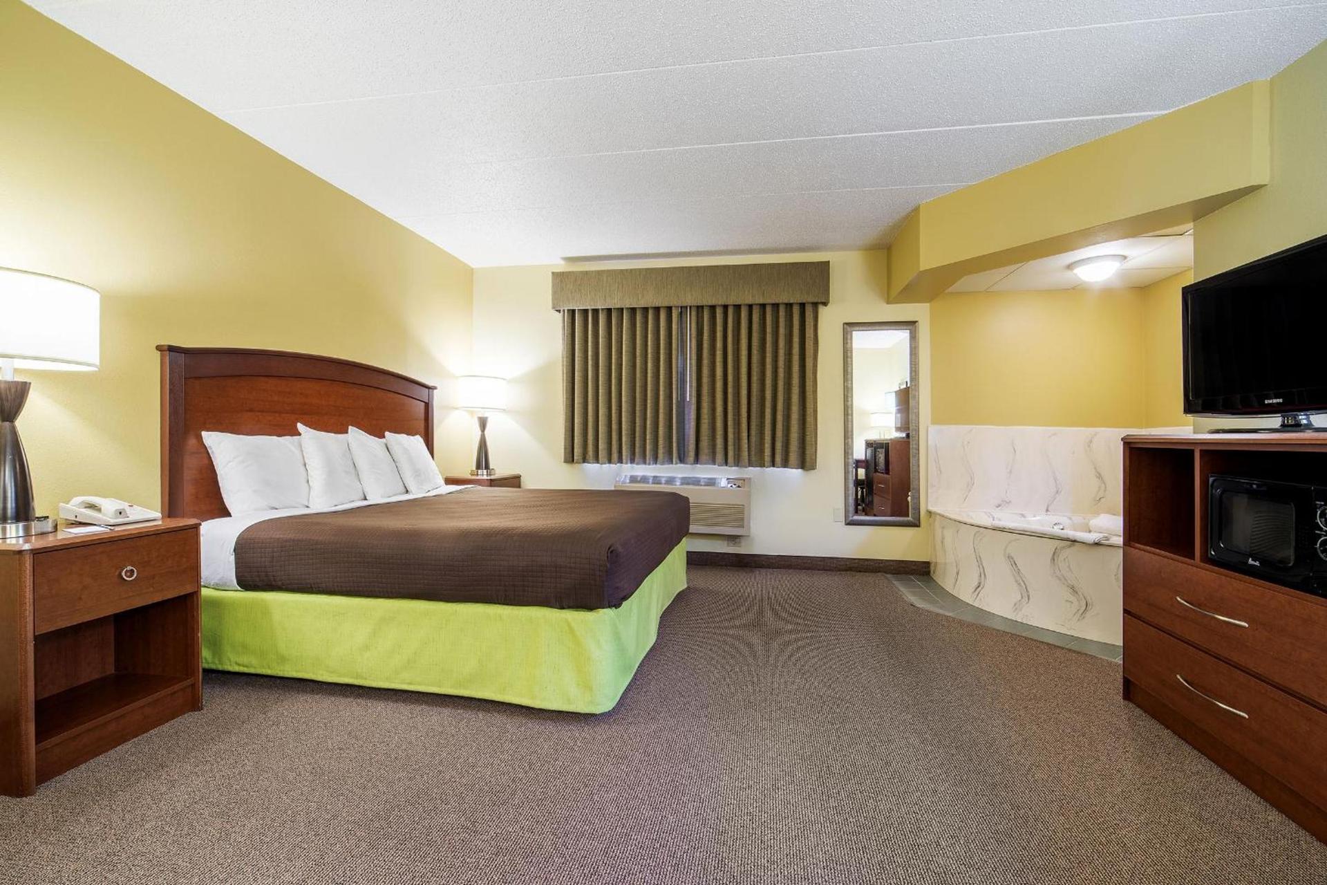 AmericInn by Wyndham Sioux Falls photo 33
