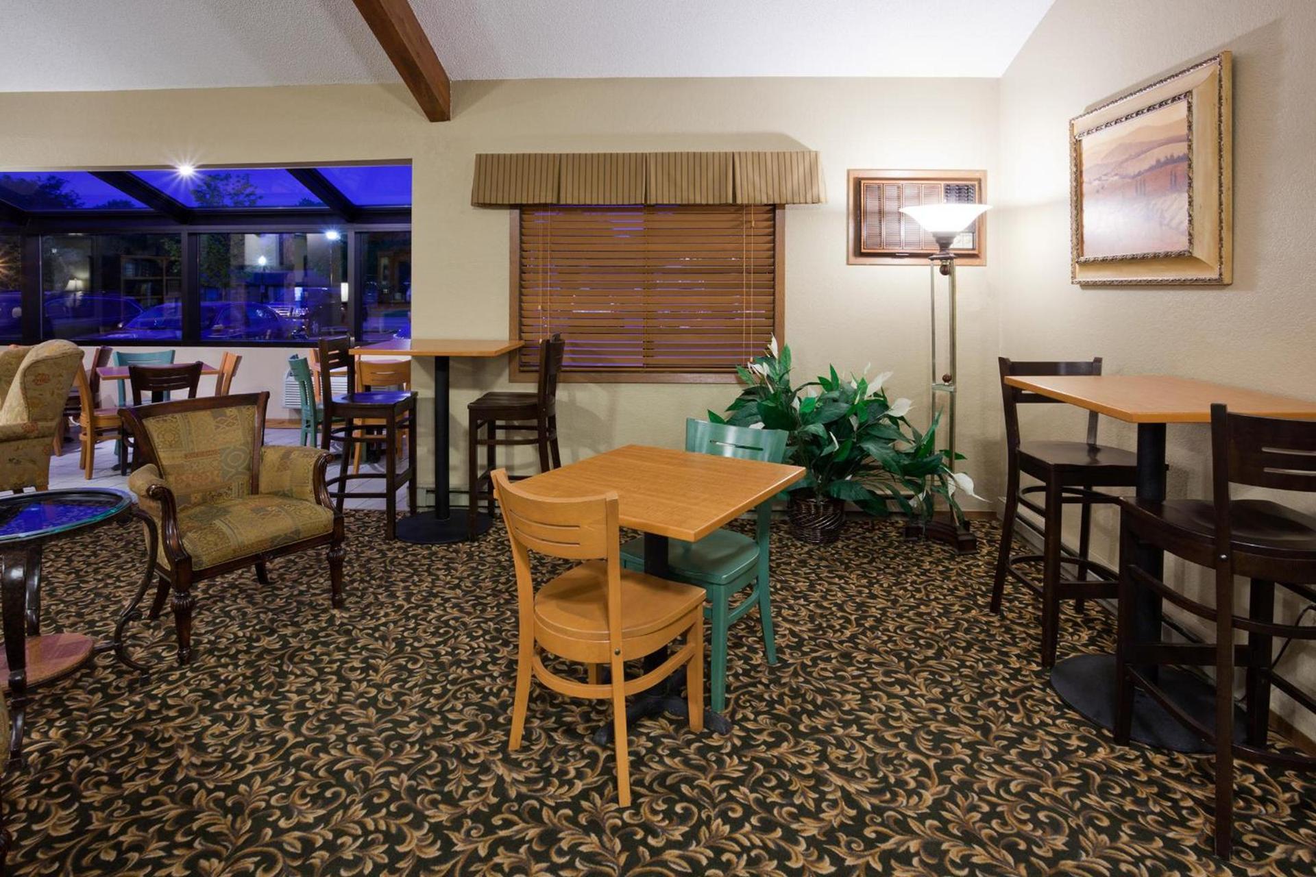 AmericInn by Wyndham St. Peter photo 17