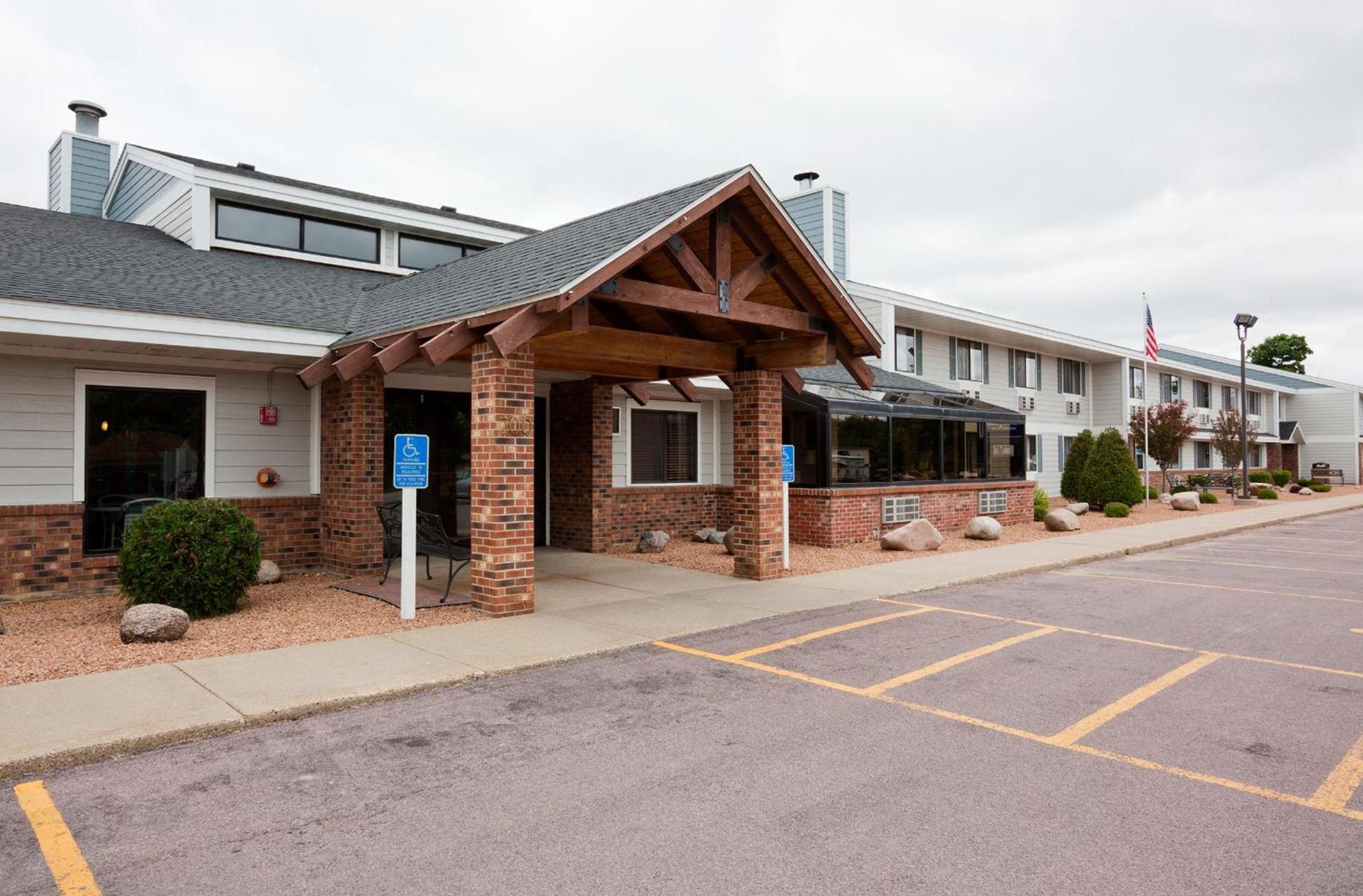 AmericInn by Wyndham St. Peter photo 22