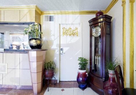 Americas Best Value Inn & Suites - Fontana photo 18