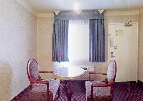 Americas Best Value Inn & Suites - Fontana photo 24