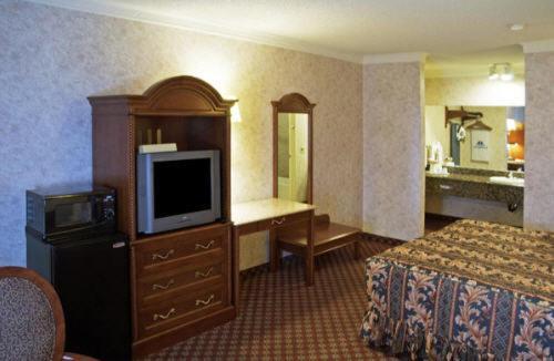 Americas Best Value Inn & Suites - Fontana photo 29