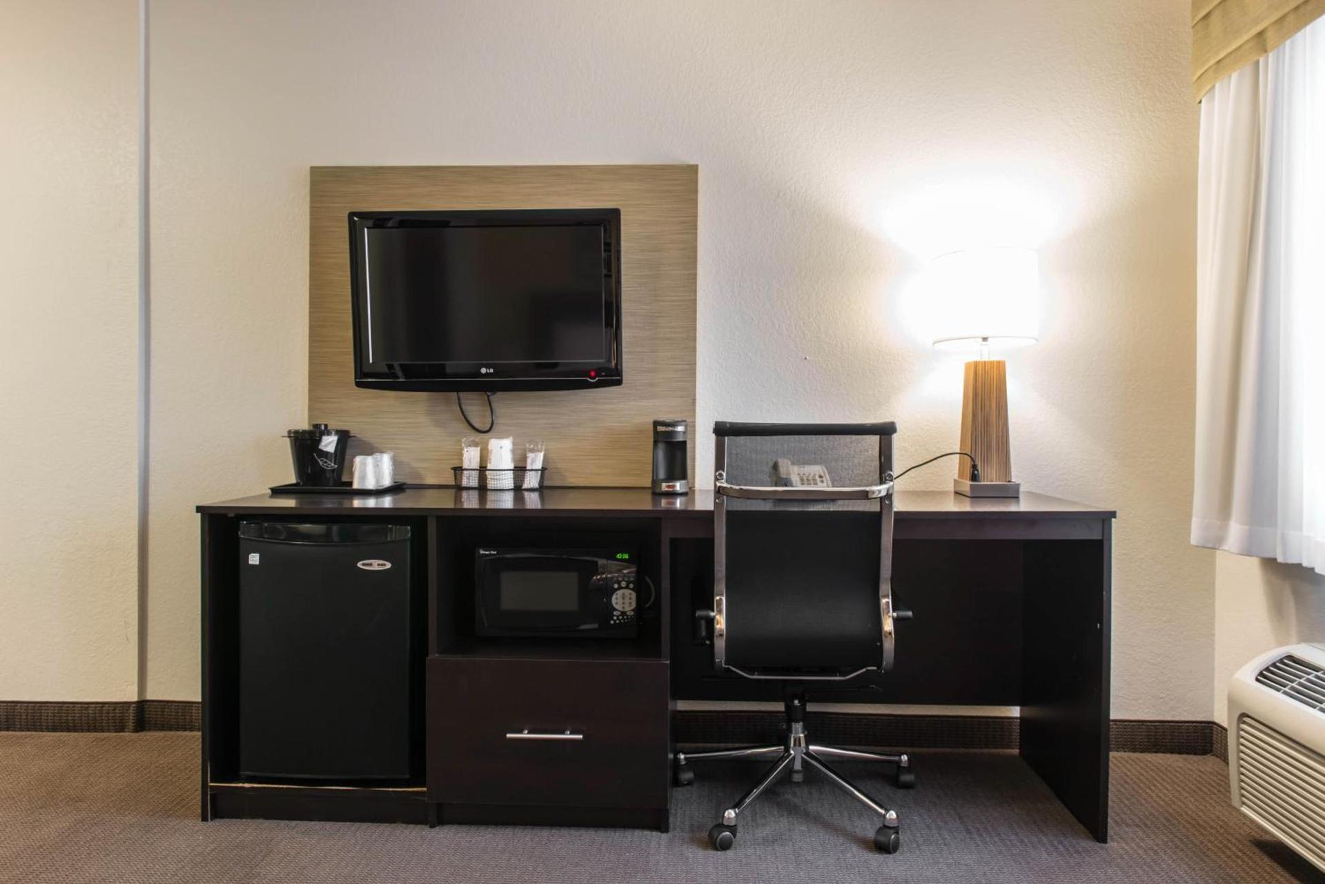MainStay Suites Pittsburgh Airport photo 2