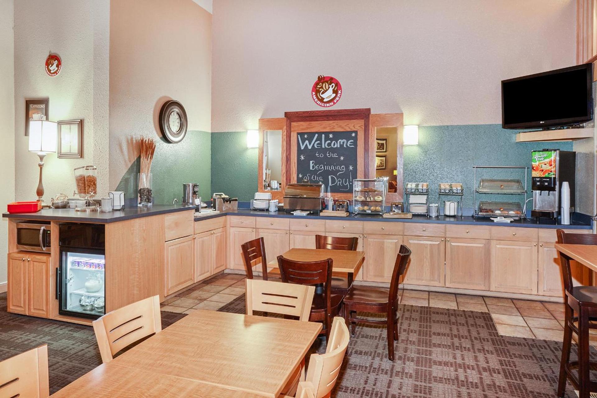 AmericInn by Wyndham Douglas/Saugatuck photo 19