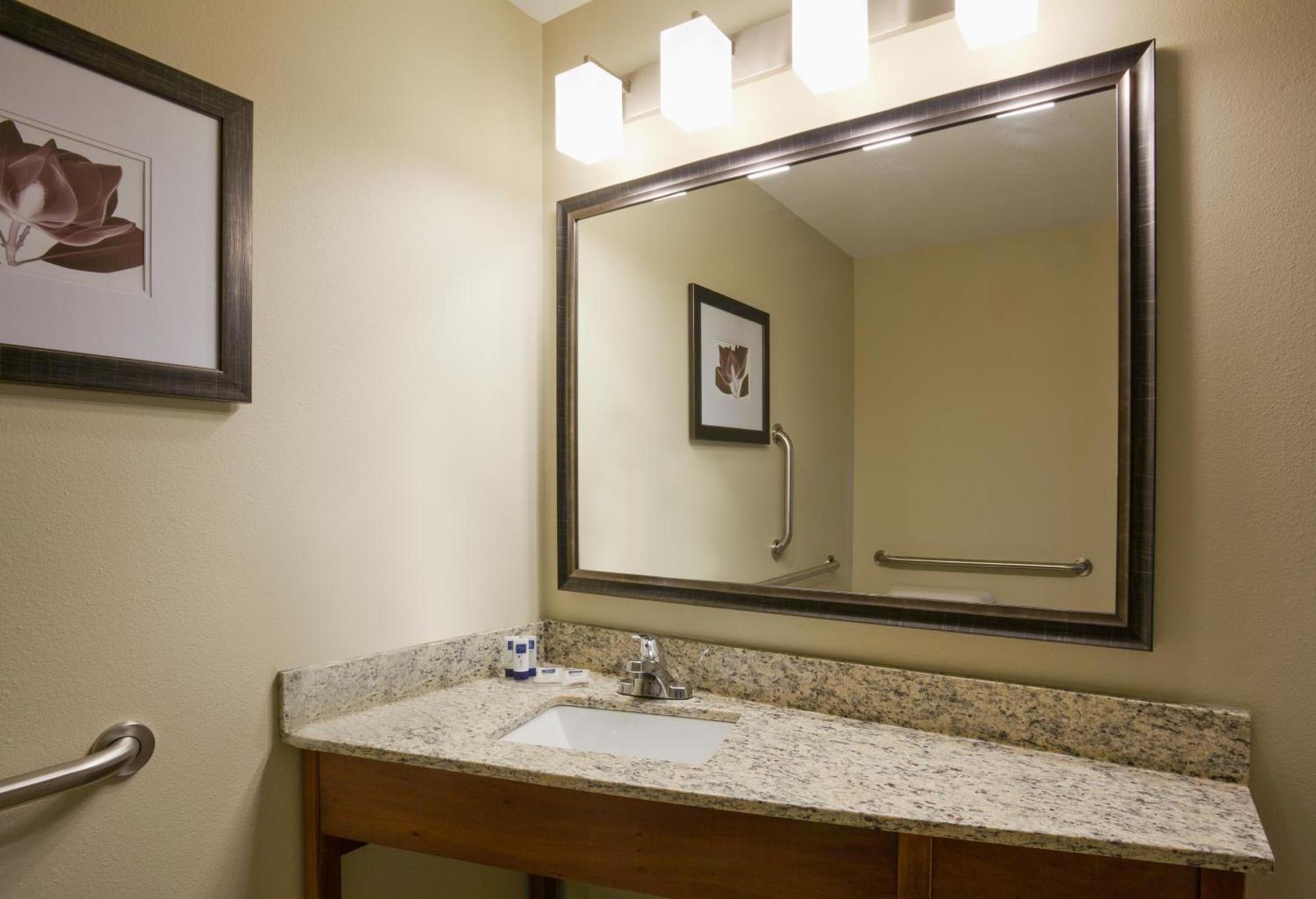 AmericInn by Wyndham Hartford SD photo 24